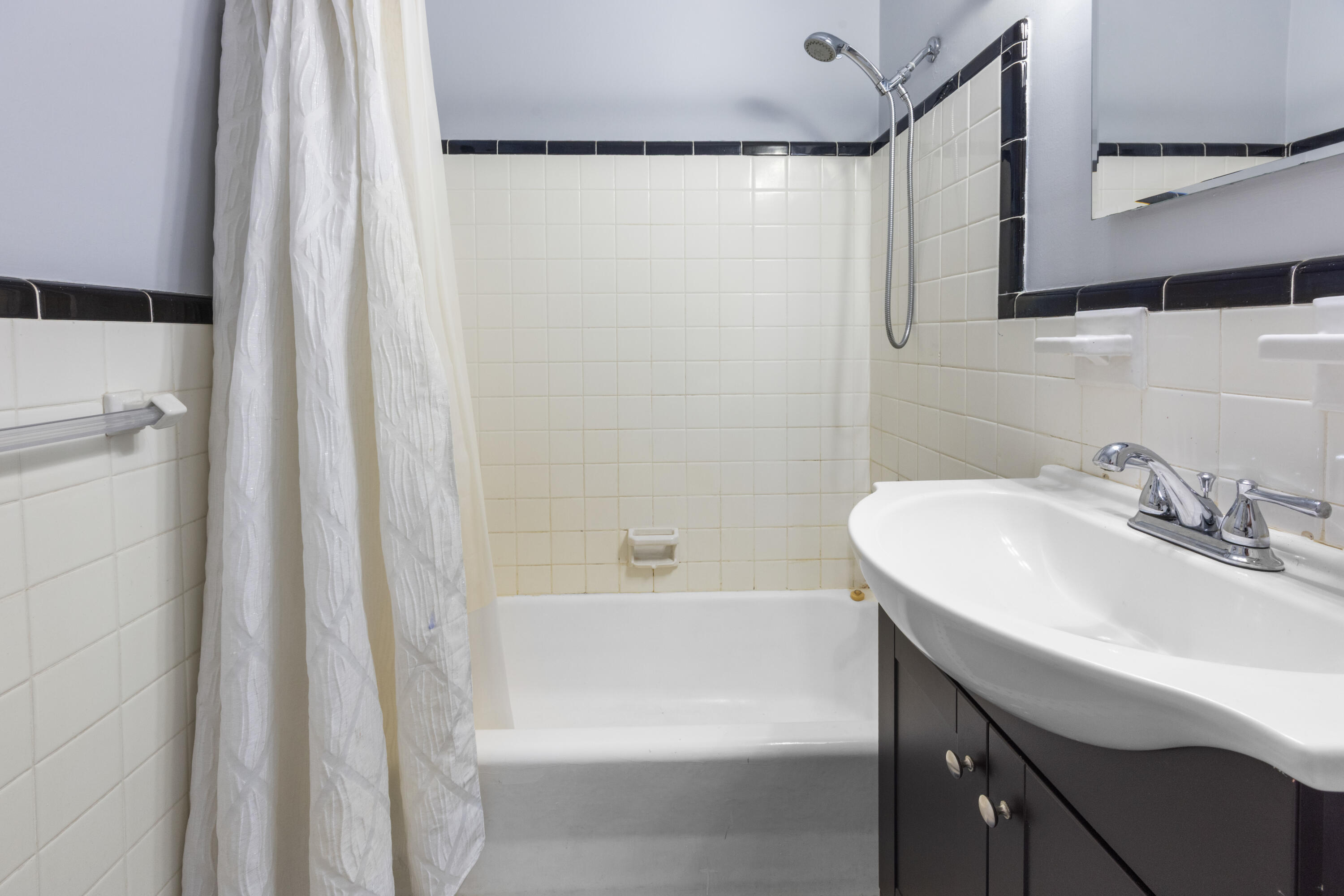 ELLIOTTS POINT 7TH ADDN - Residential