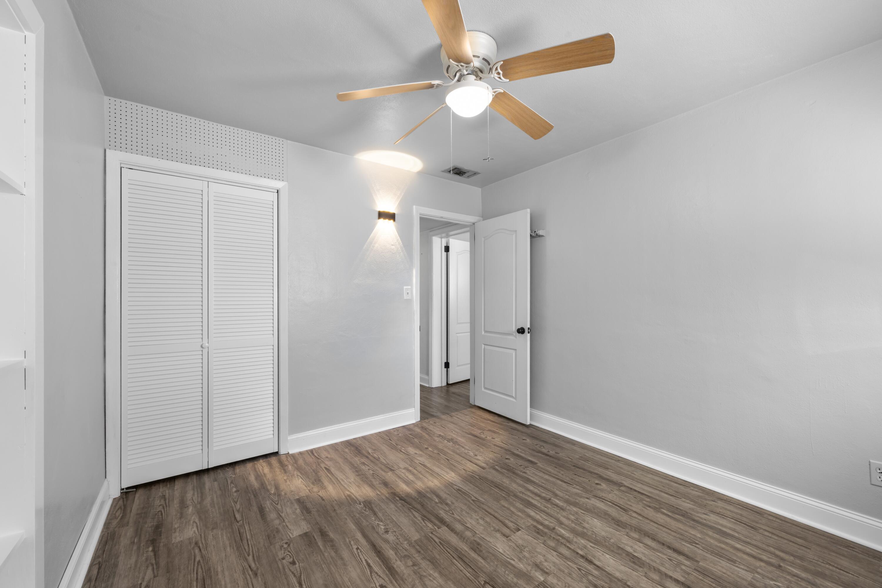 ELLIOTTS POINT 7TH ADDN - Residential