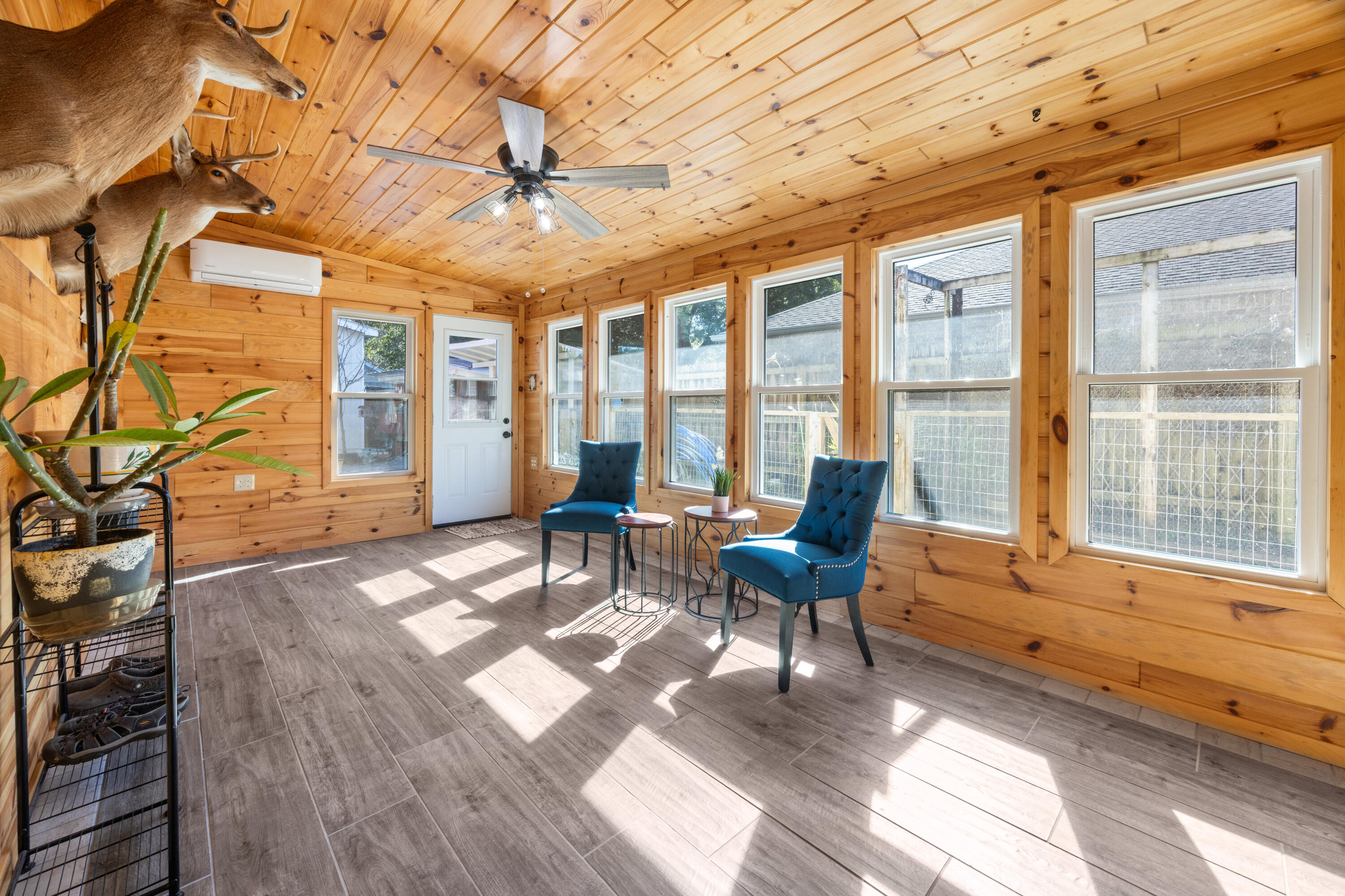 ELLIOTTS POINT 7TH ADDN - Residential