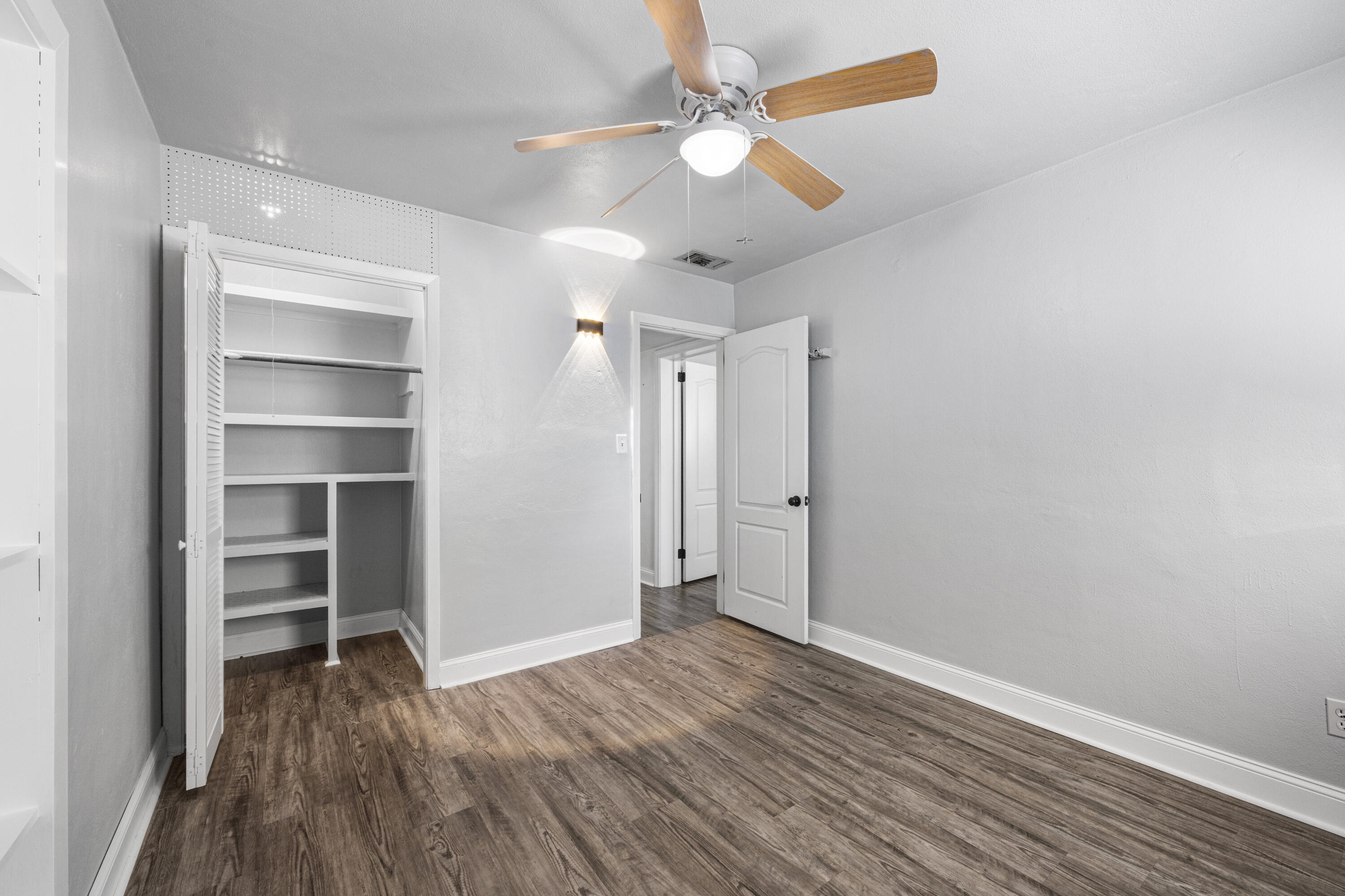 ELLIOTTS POINT 7TH ADDN - Residential