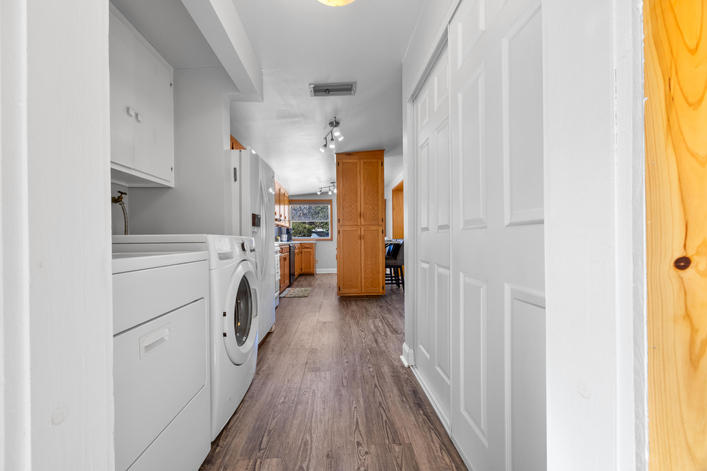 ELLIOTTS POINT 7TH ADDN - Residential