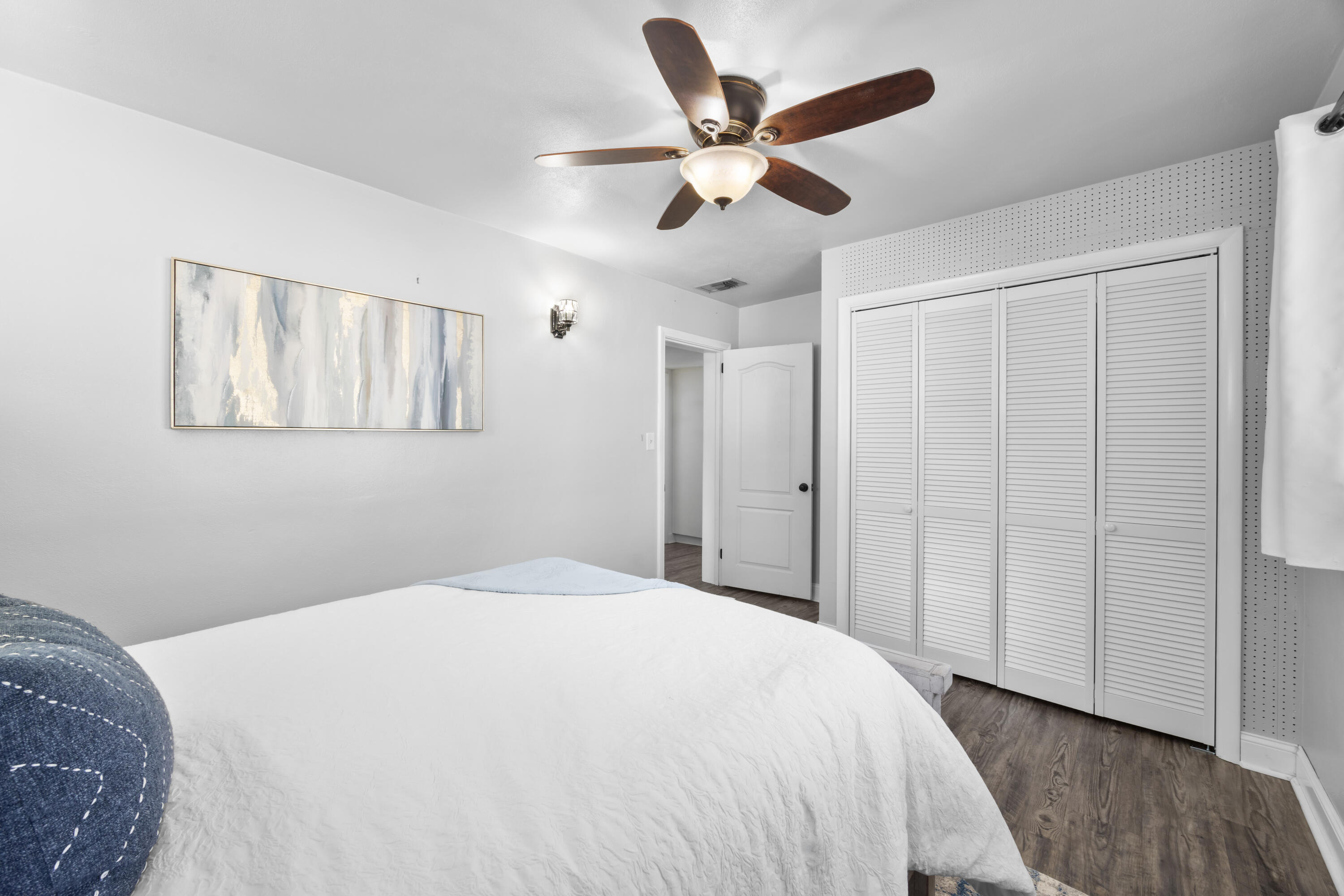 ELLIOTTS POINT 7TH ADDN - Residential