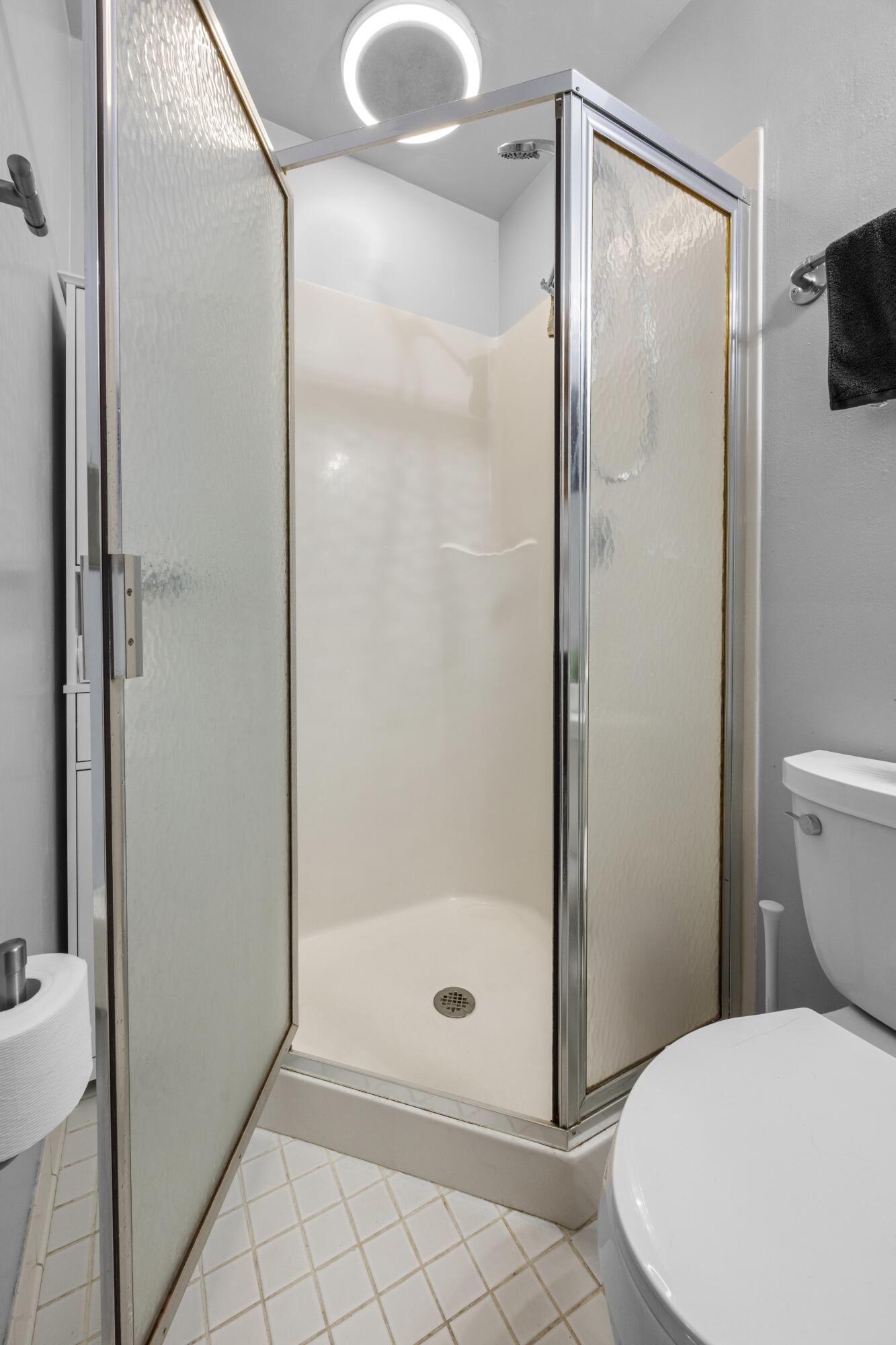 ELLIOTTS POINT 7TH ADDN - Residential