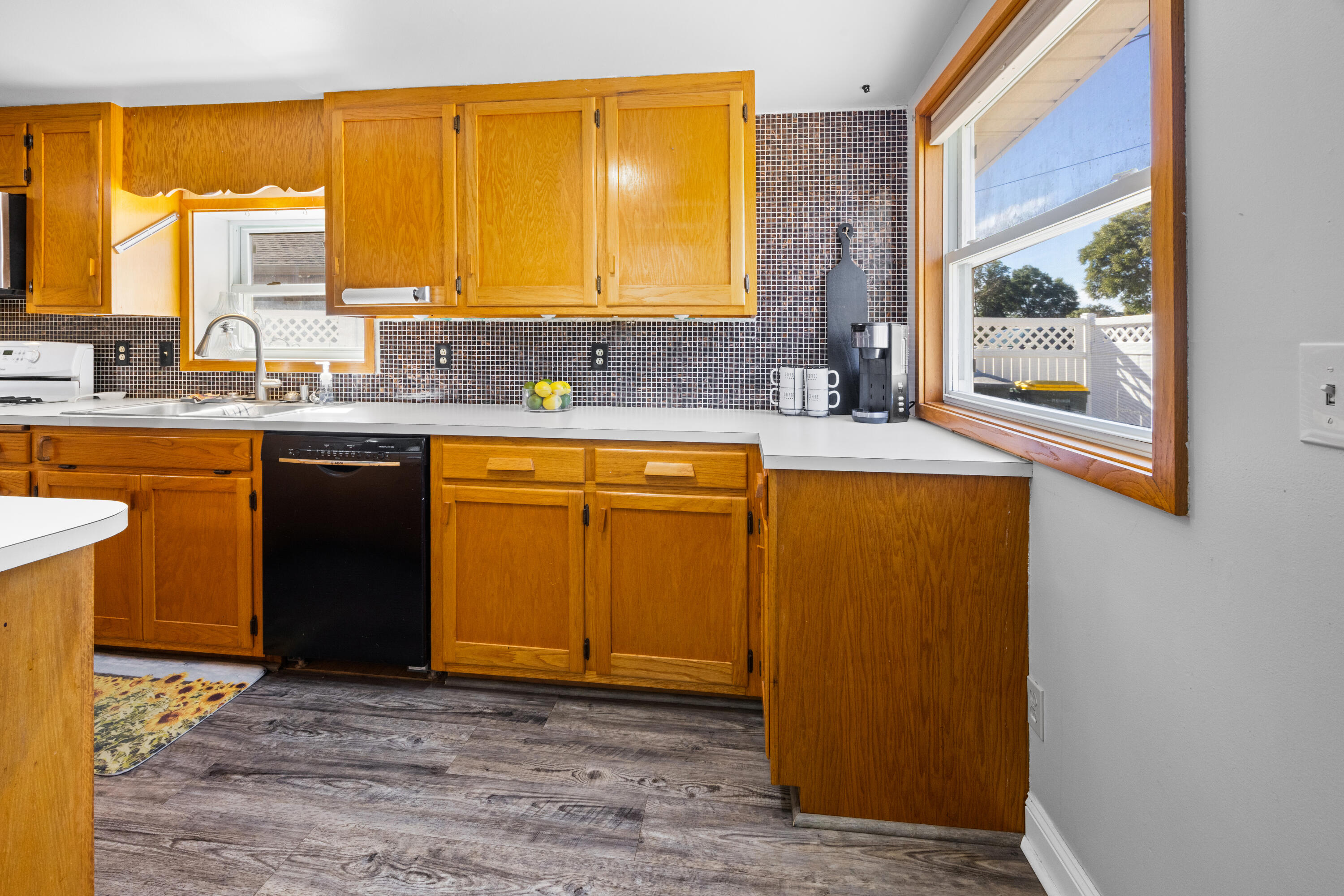 ELLIOTTS POINT 7TH ADDN - Residential