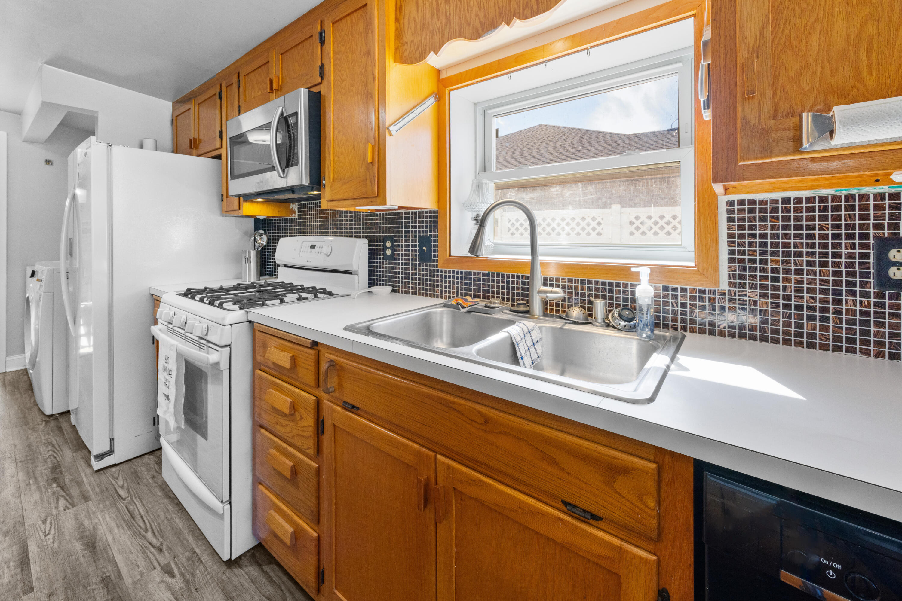 ELLIOTTS POINT 7TH ADDN - Residential