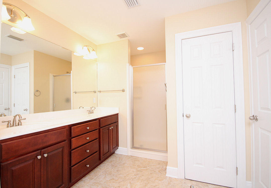 WALTON OAKS - Residential