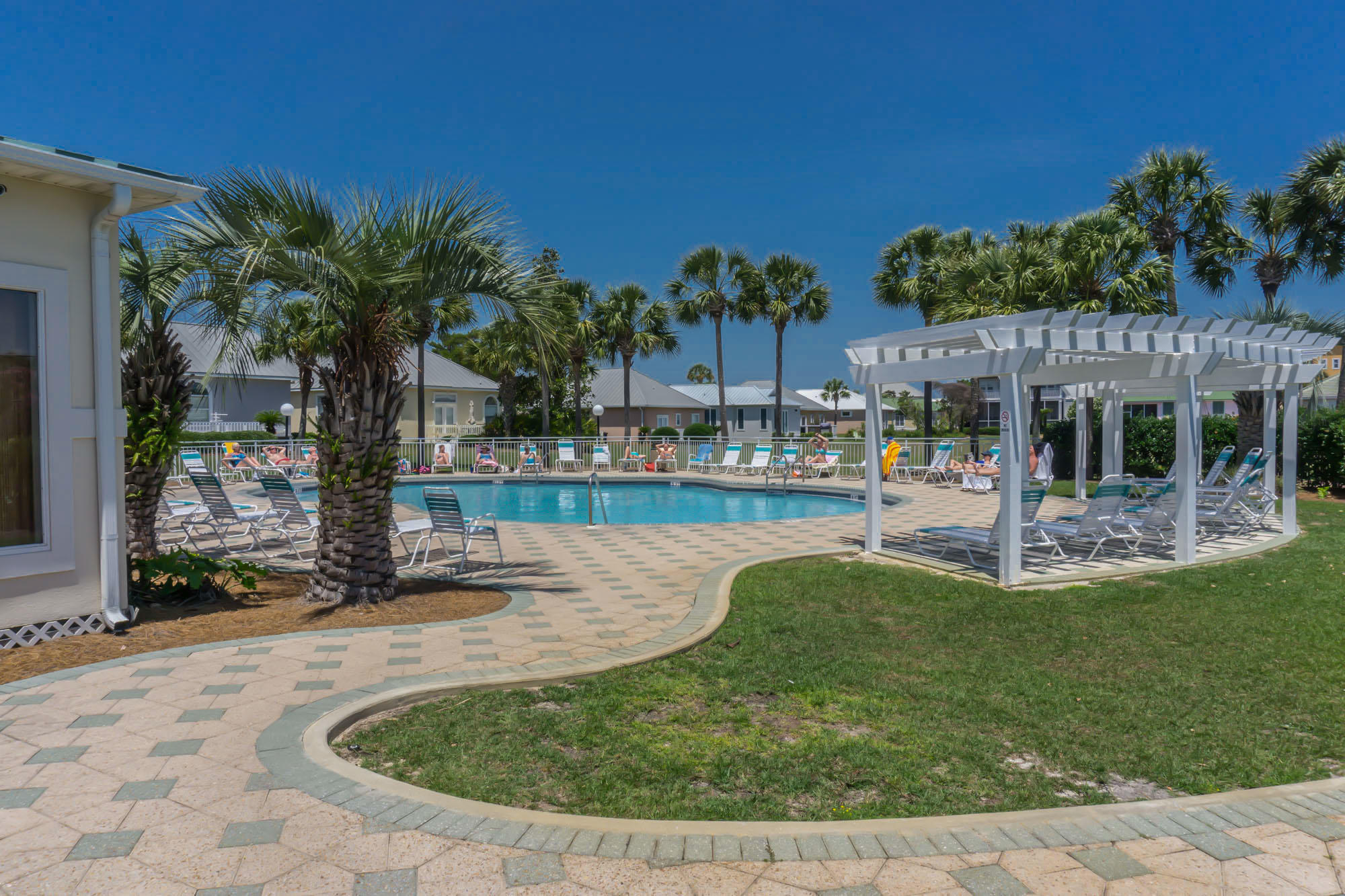 MARAVILLA COTTAGES - Residential