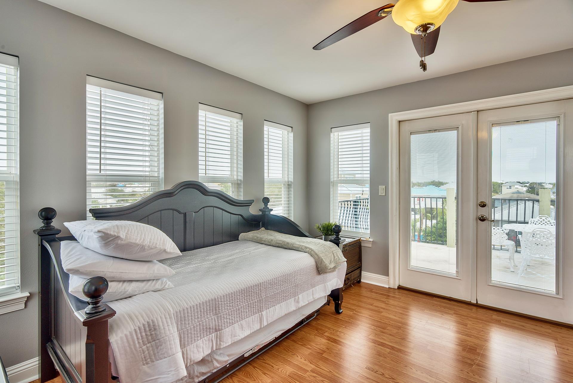 CRYSTAL BEACH - Residential