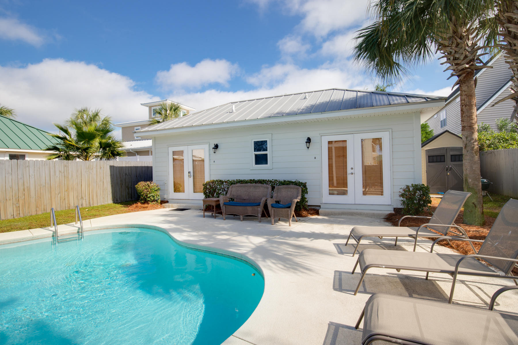 CRYSTAL BEACH - Residential