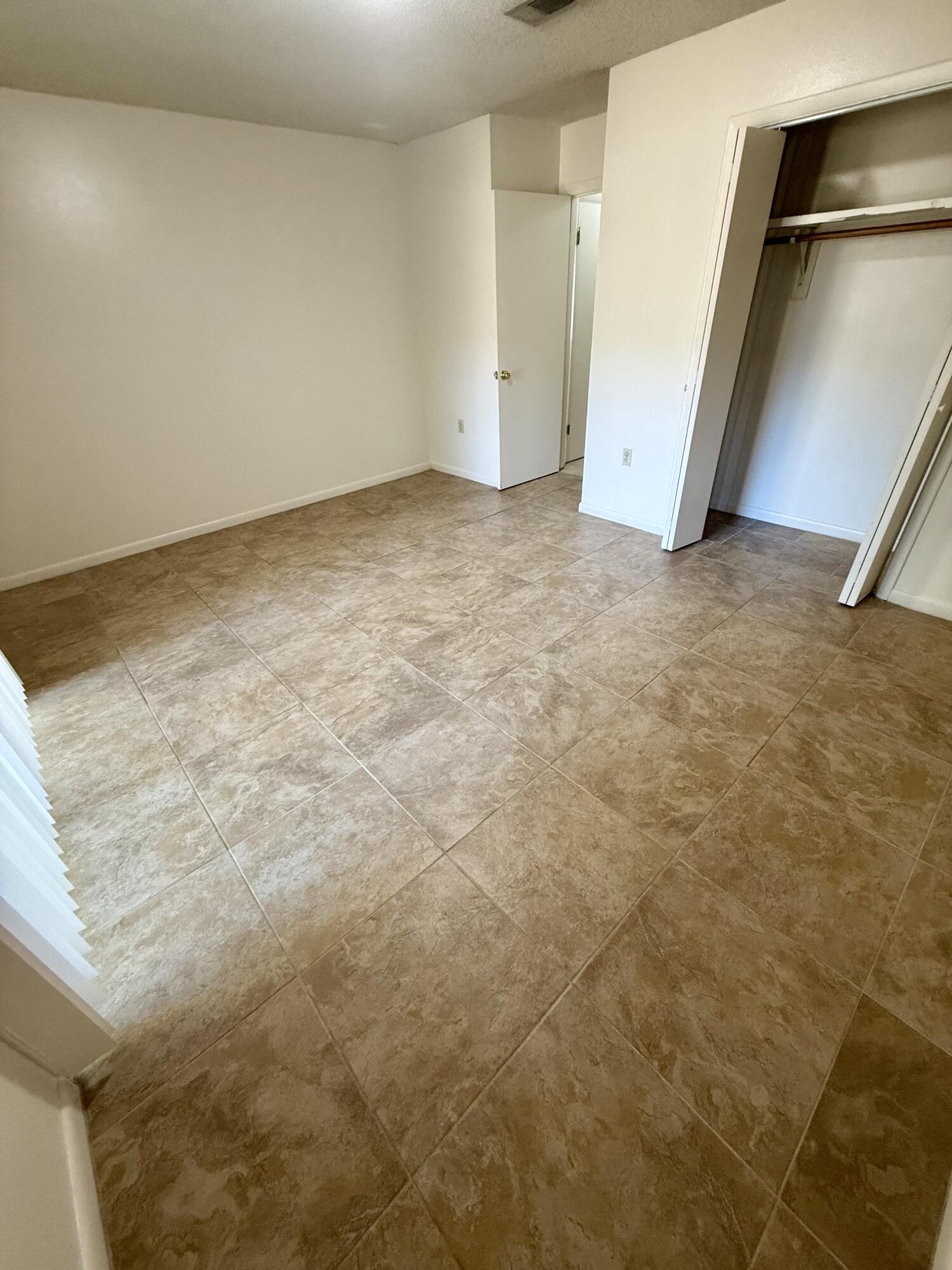 DOWNTOWNER - Residential Lease