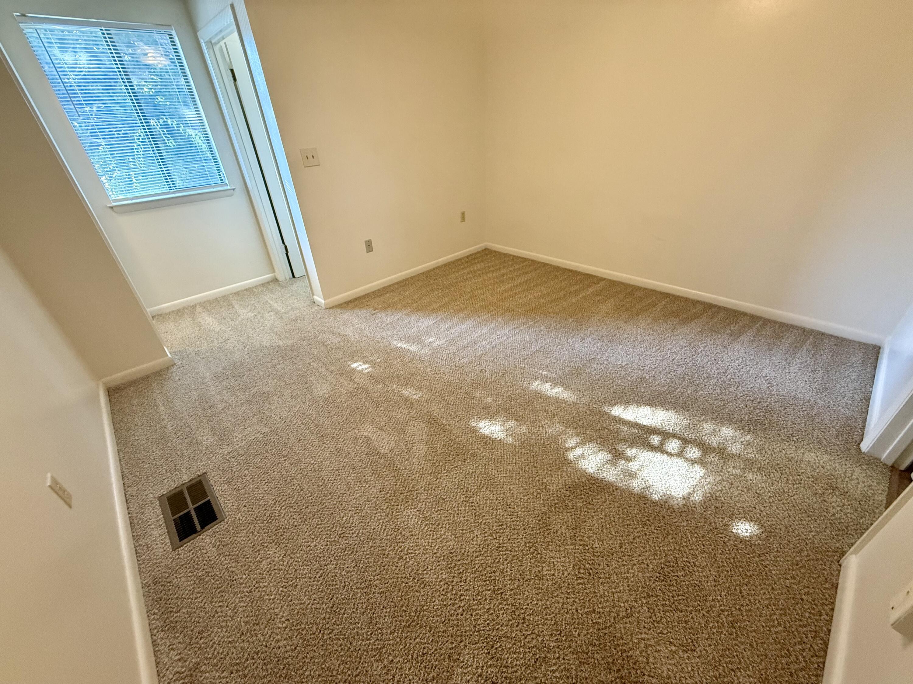 DOWNTOWNER - Residential Lease