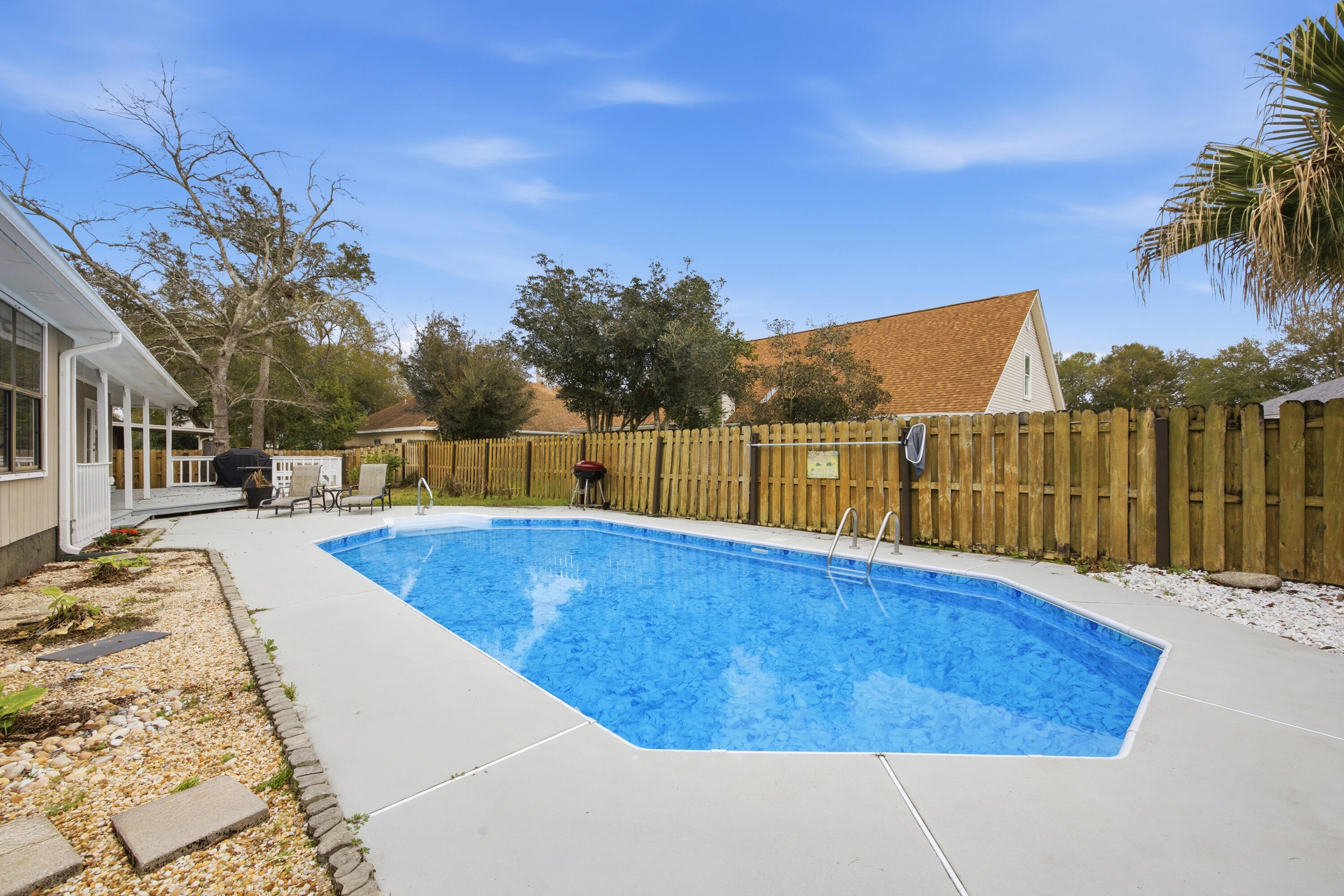 LAKE POINTE - Residential