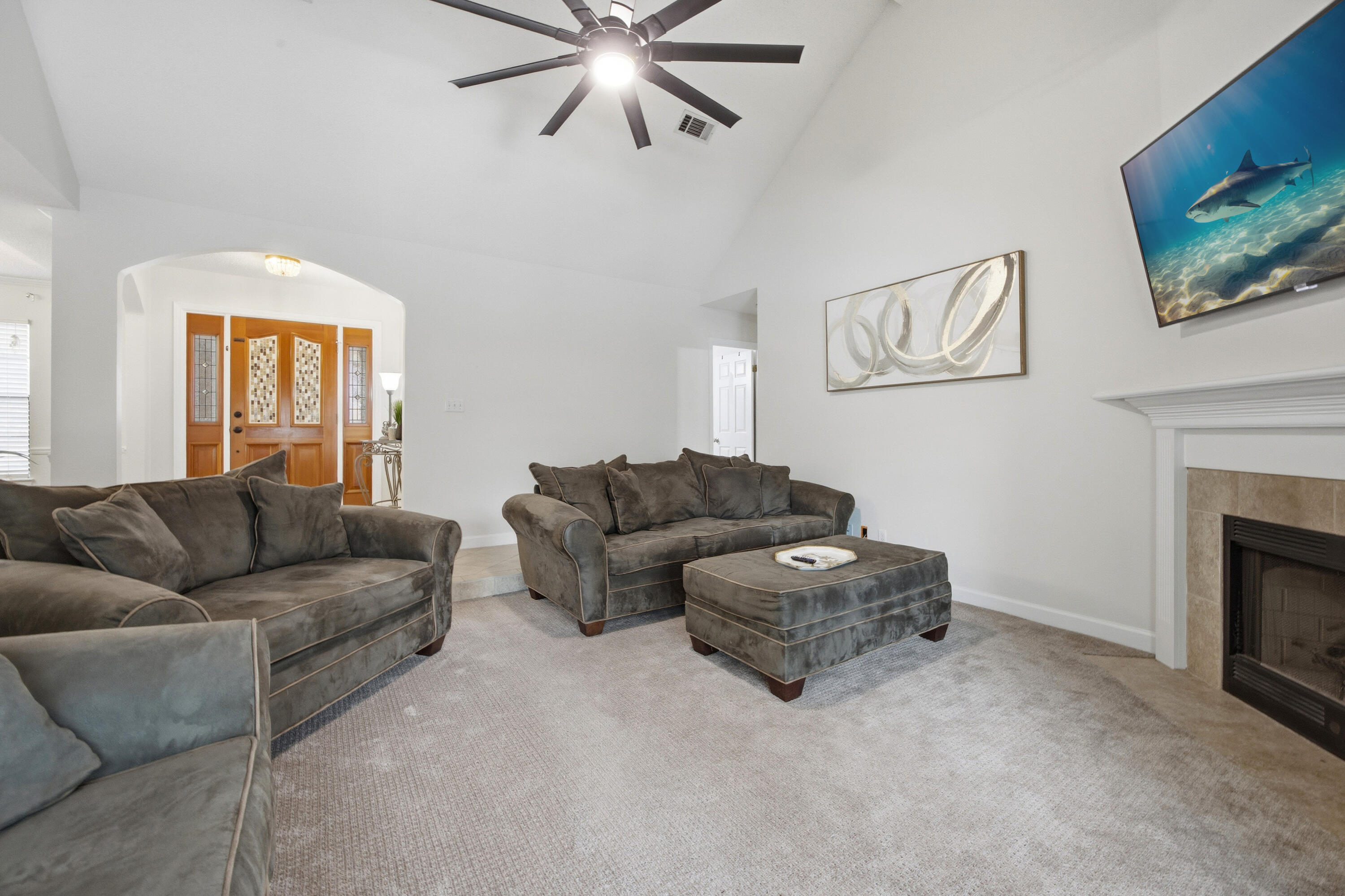 LAKE POINTE - Residential