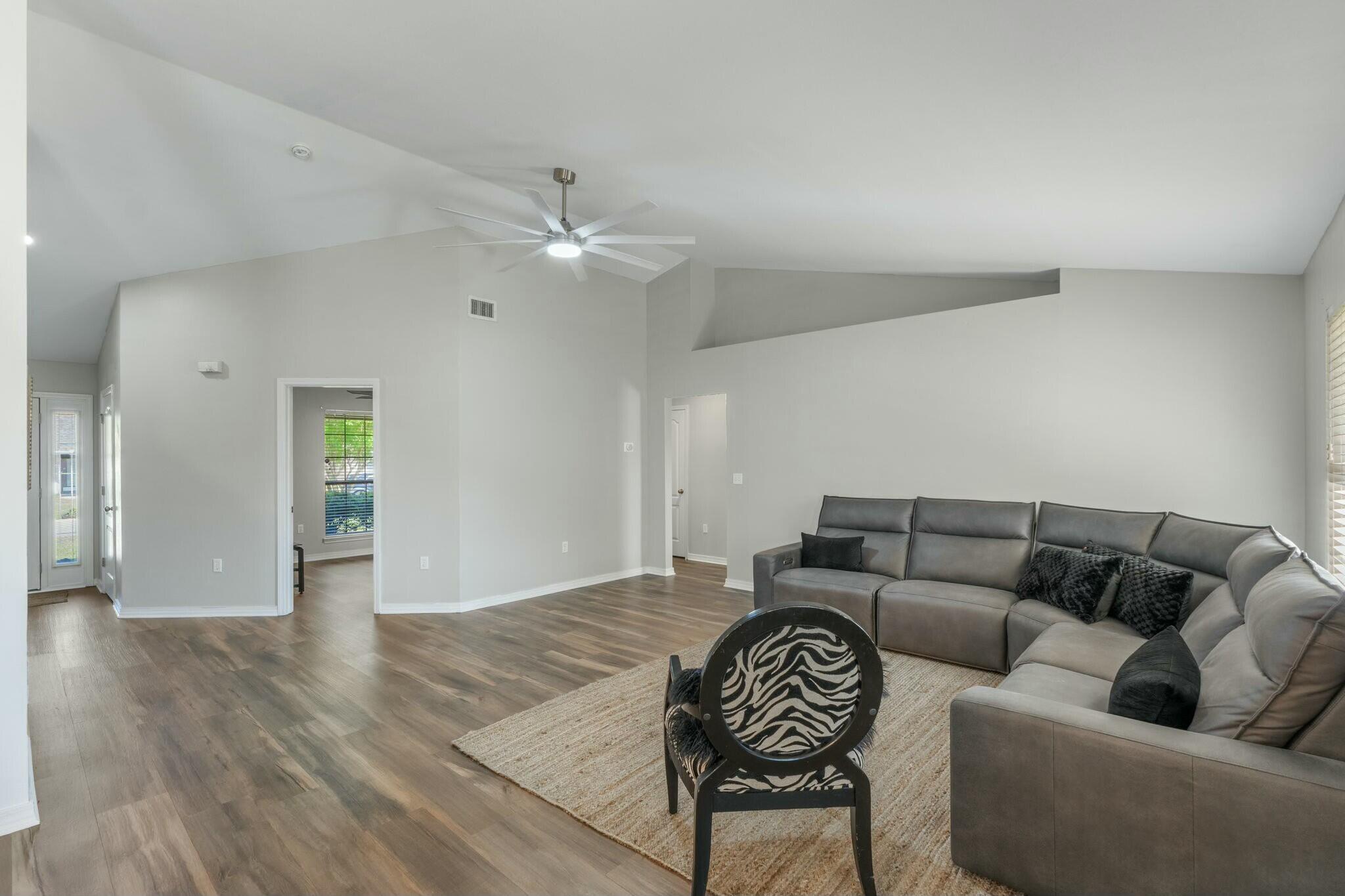 BAY PINES - Residential