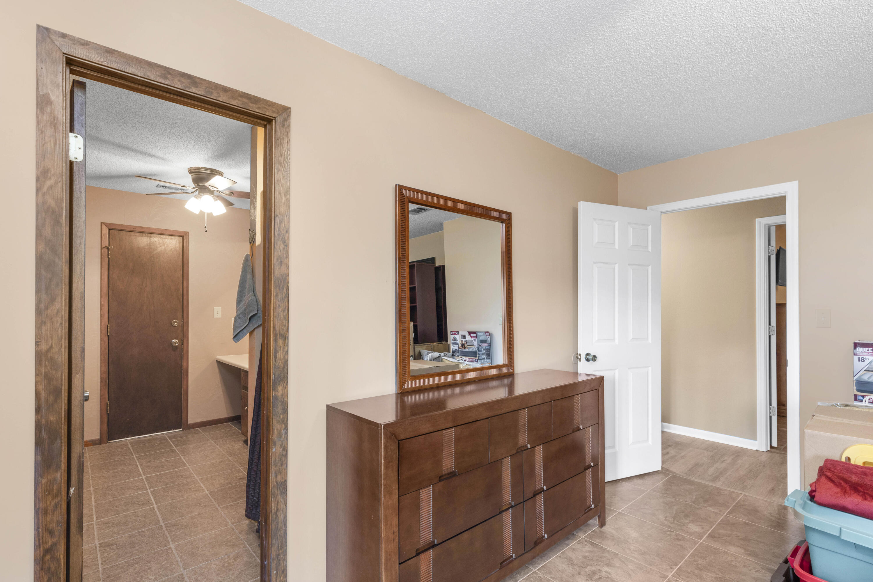 CRESTVIEW SUBURB - Residential