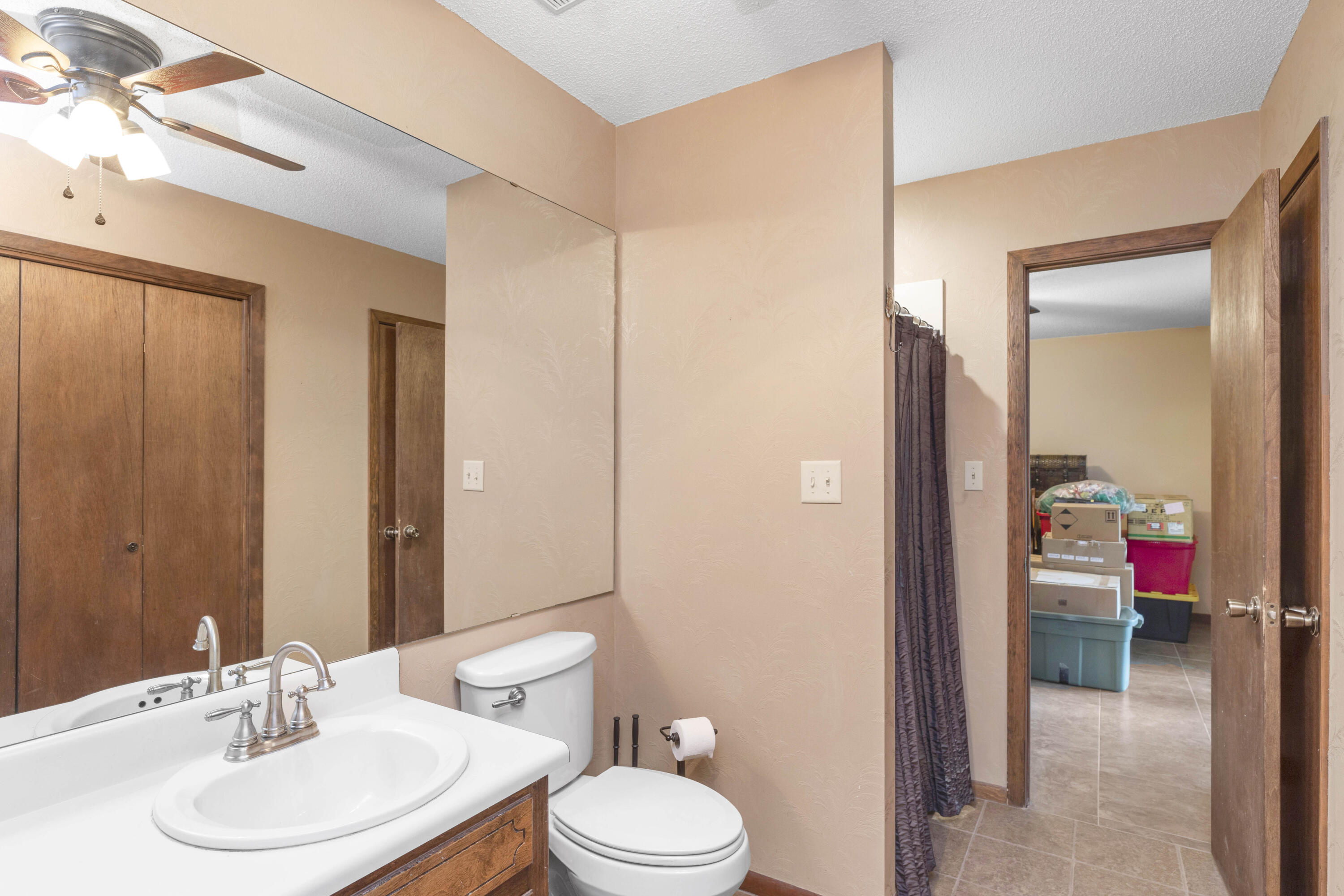 CRESTVIEW SUBURB - Residential