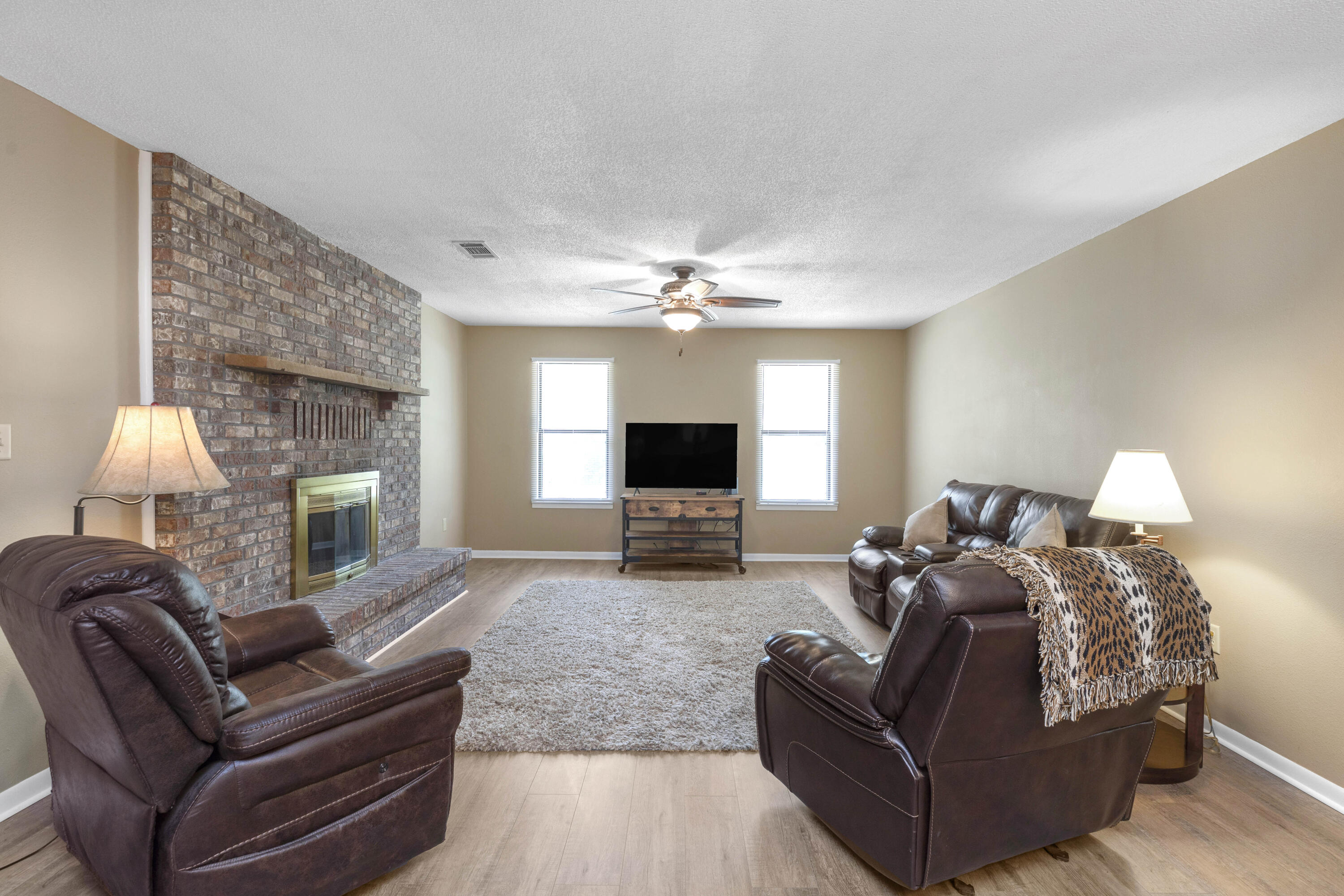 CRESTVIEW SUBURB - Residential