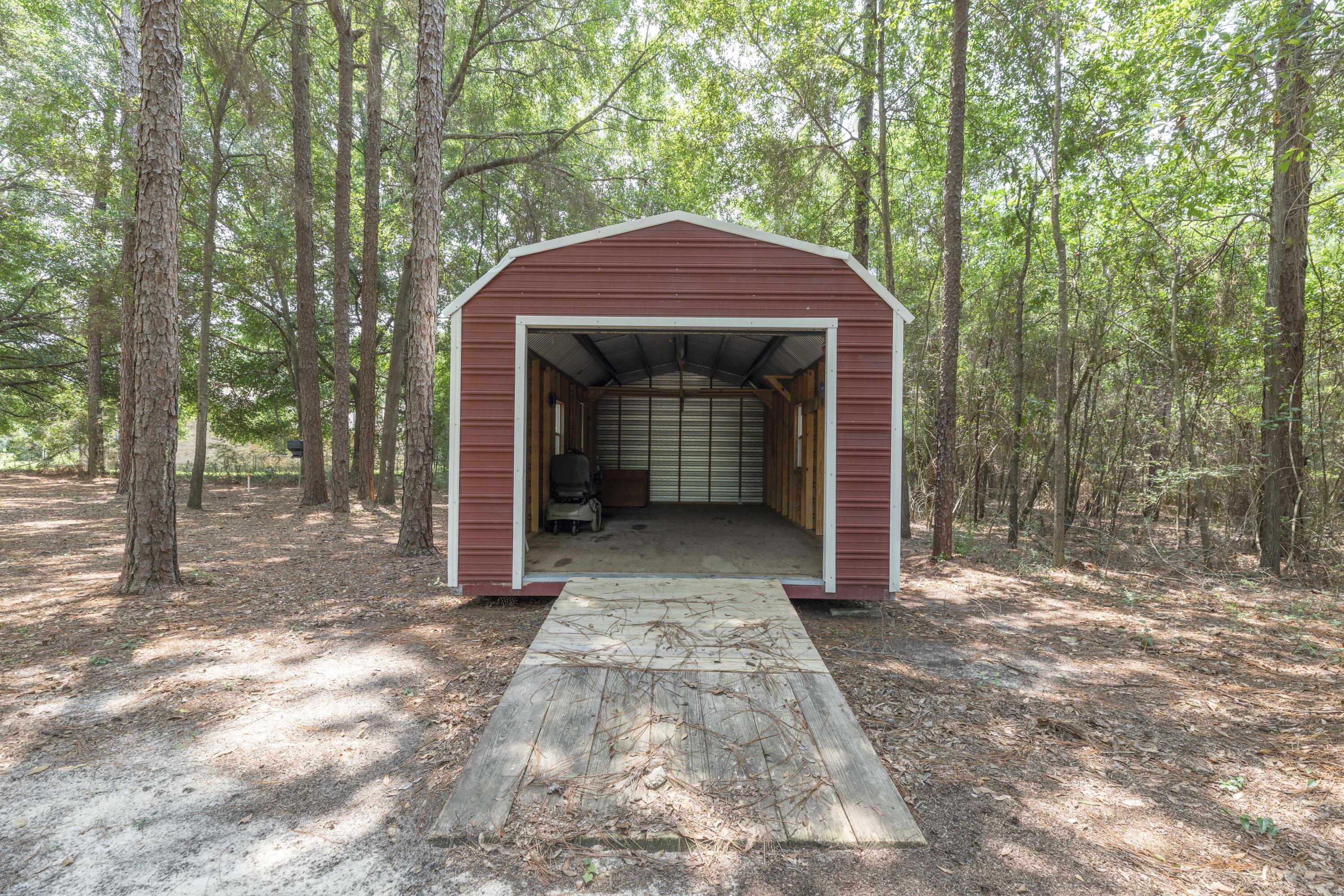 CRESTVIEW SUBURB - Residential