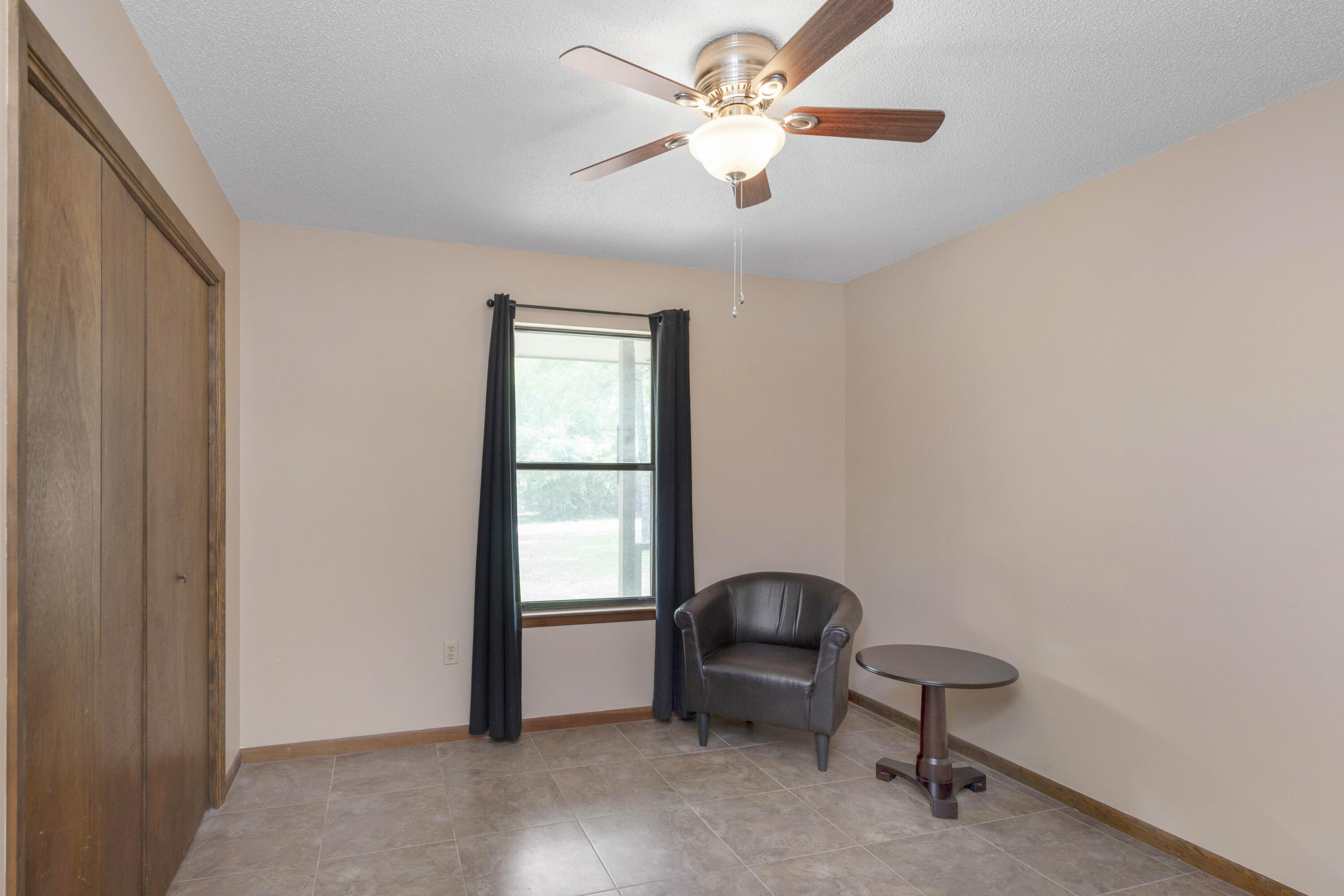 CRESTVIEW SUBURB - Residential