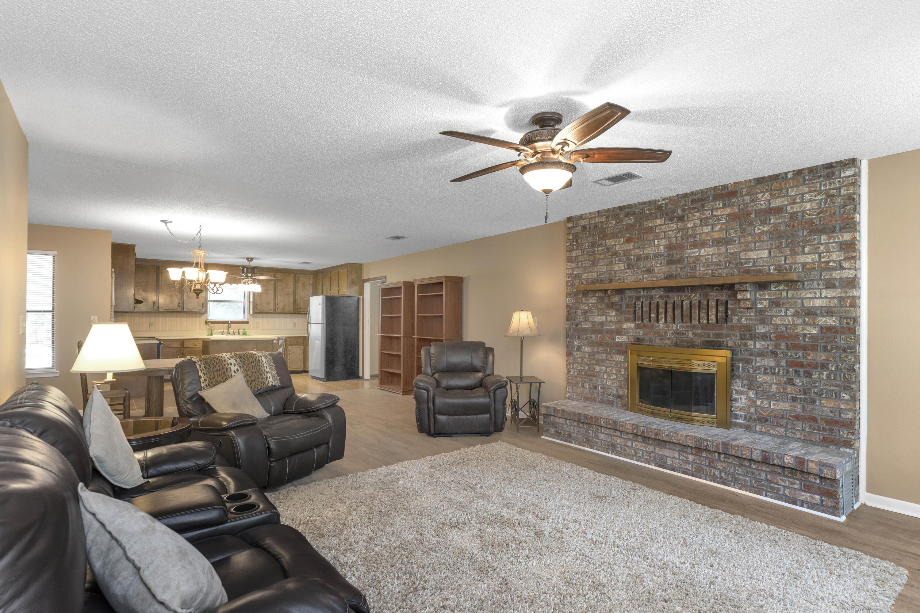 CRESTVIEW SUBURB - Residential