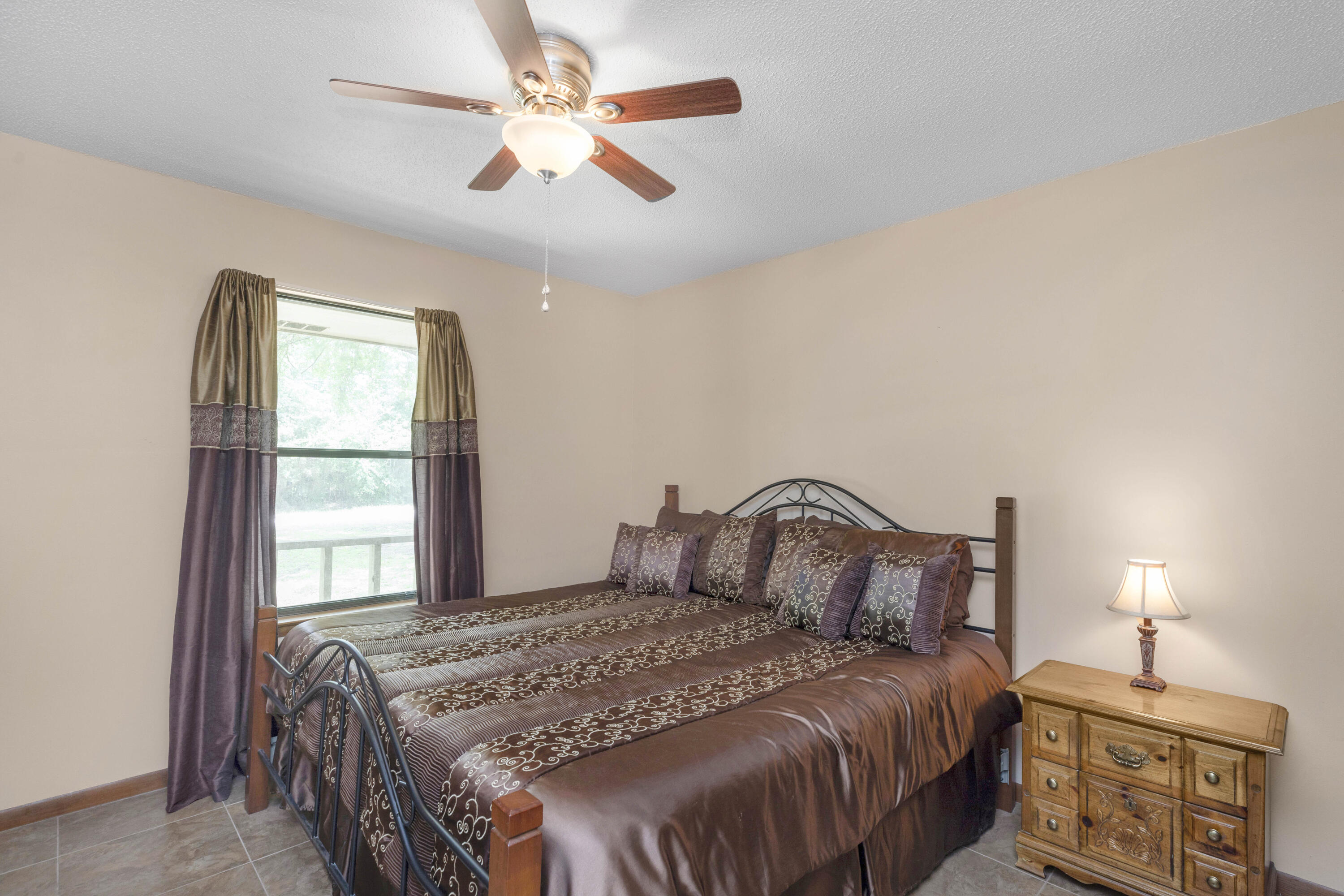 CRESTVIEW SUBURB - Residential