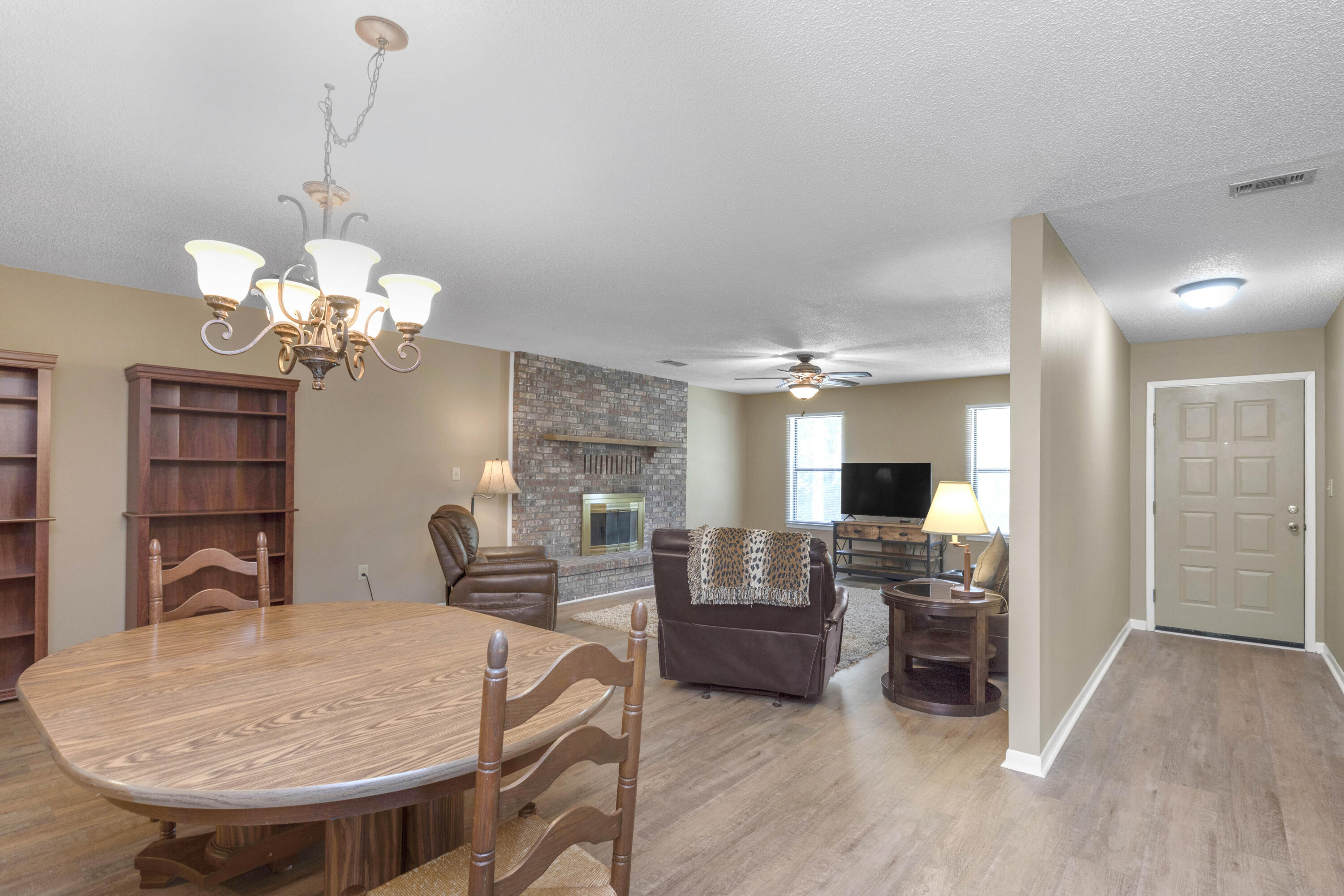 CRESTVIEW SUBURB - Residential