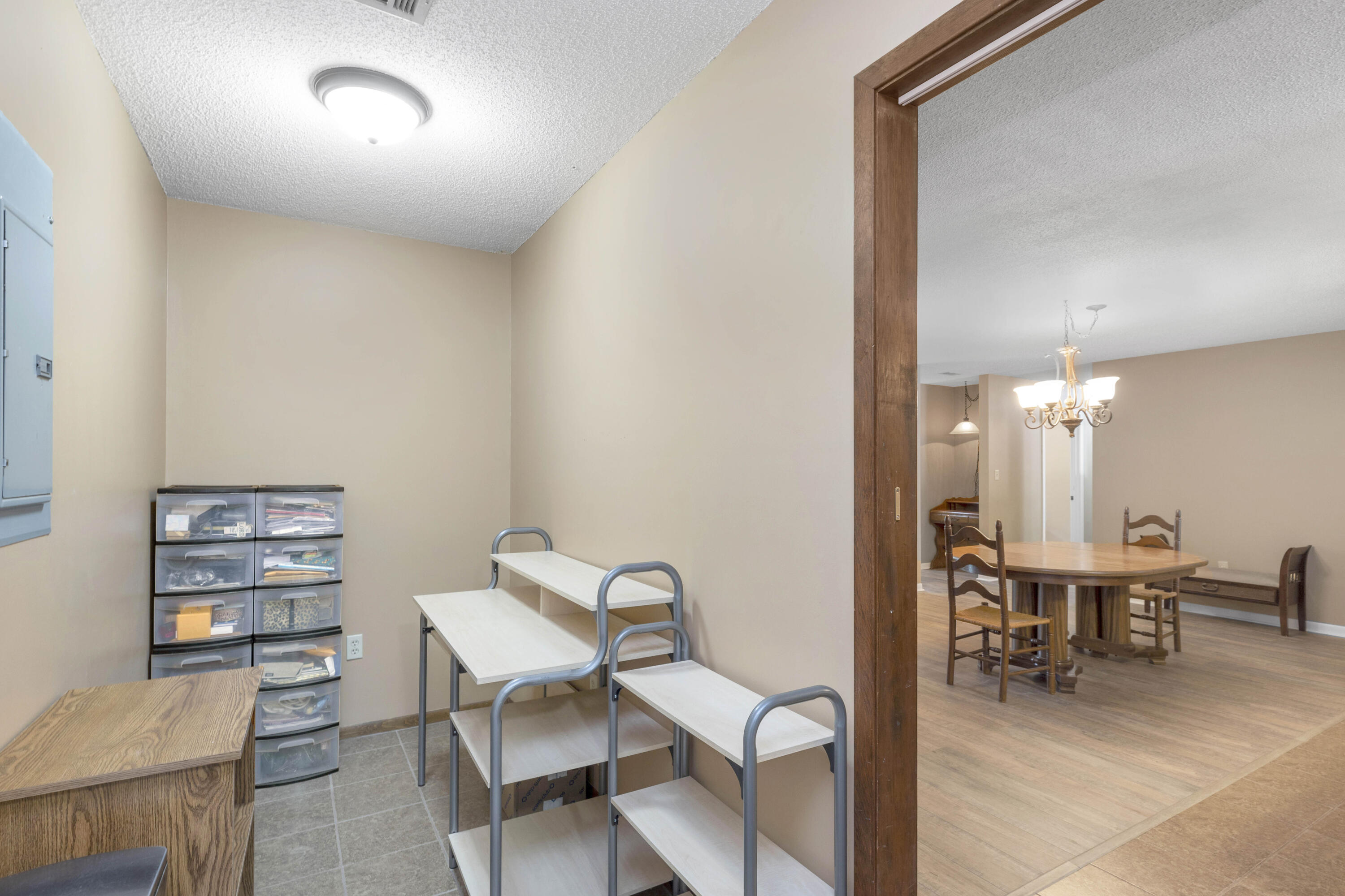 CRESTVIEW SUBURB - Residential