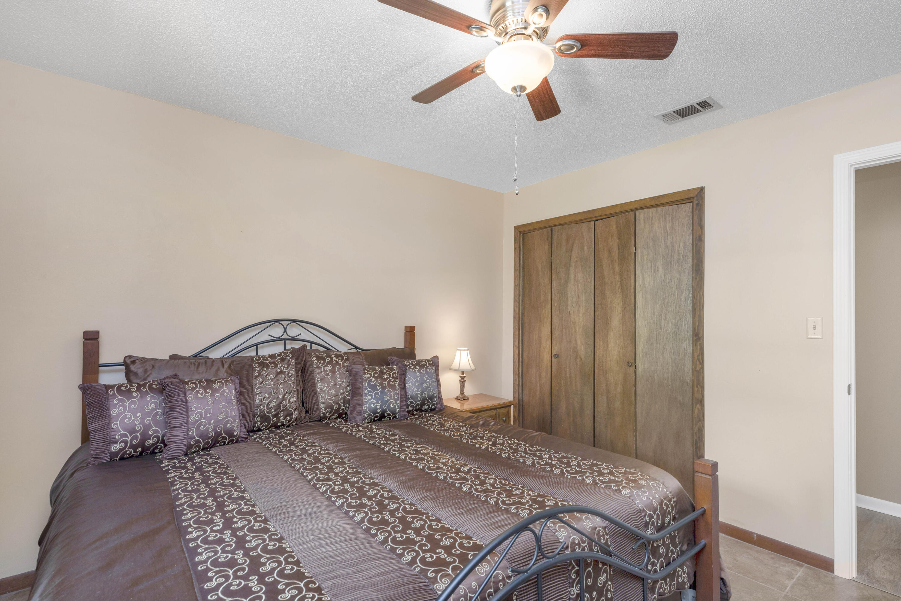 CRESTVIEW SUBURB - Residential