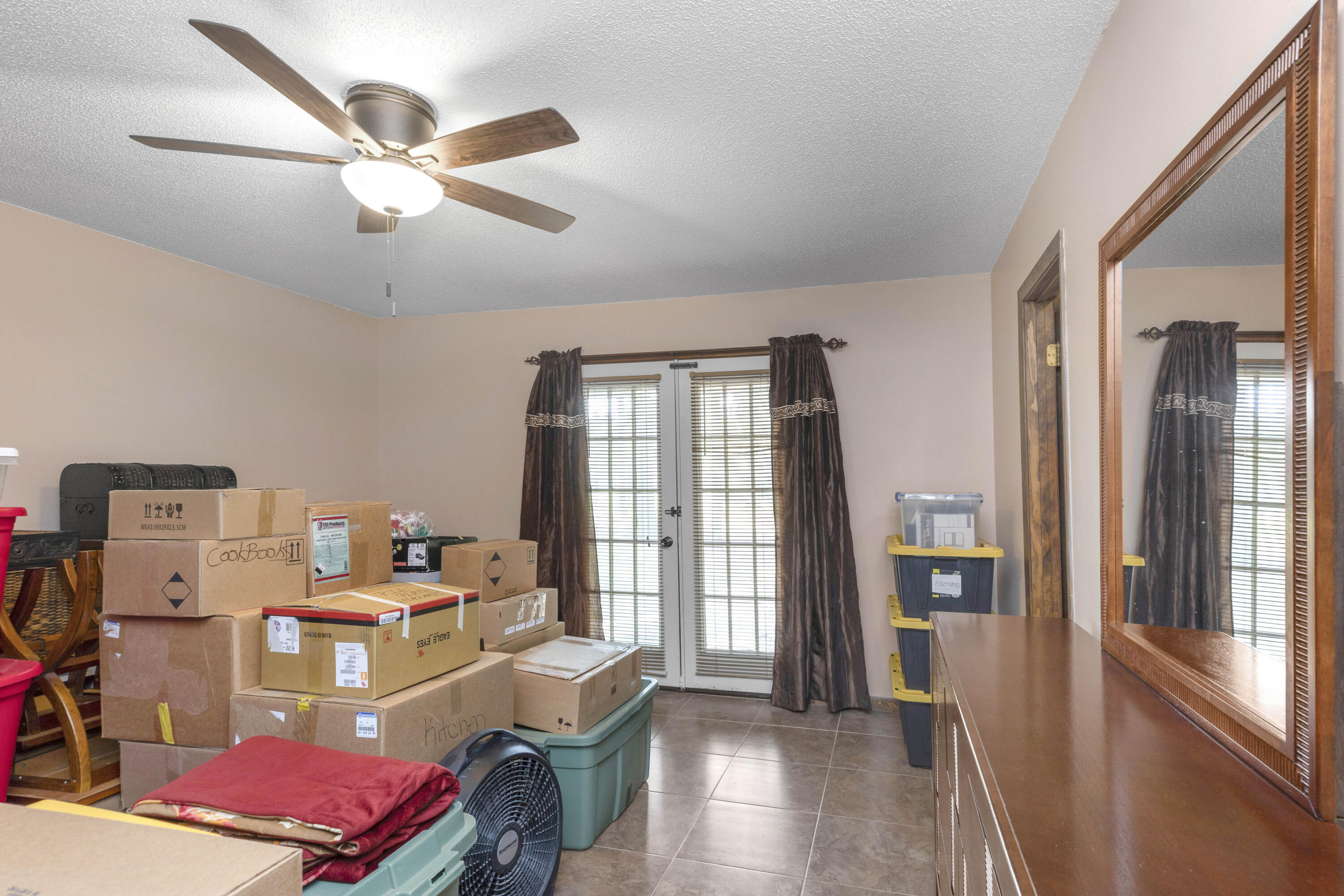 CRESTVIEW SUBURB - Residential