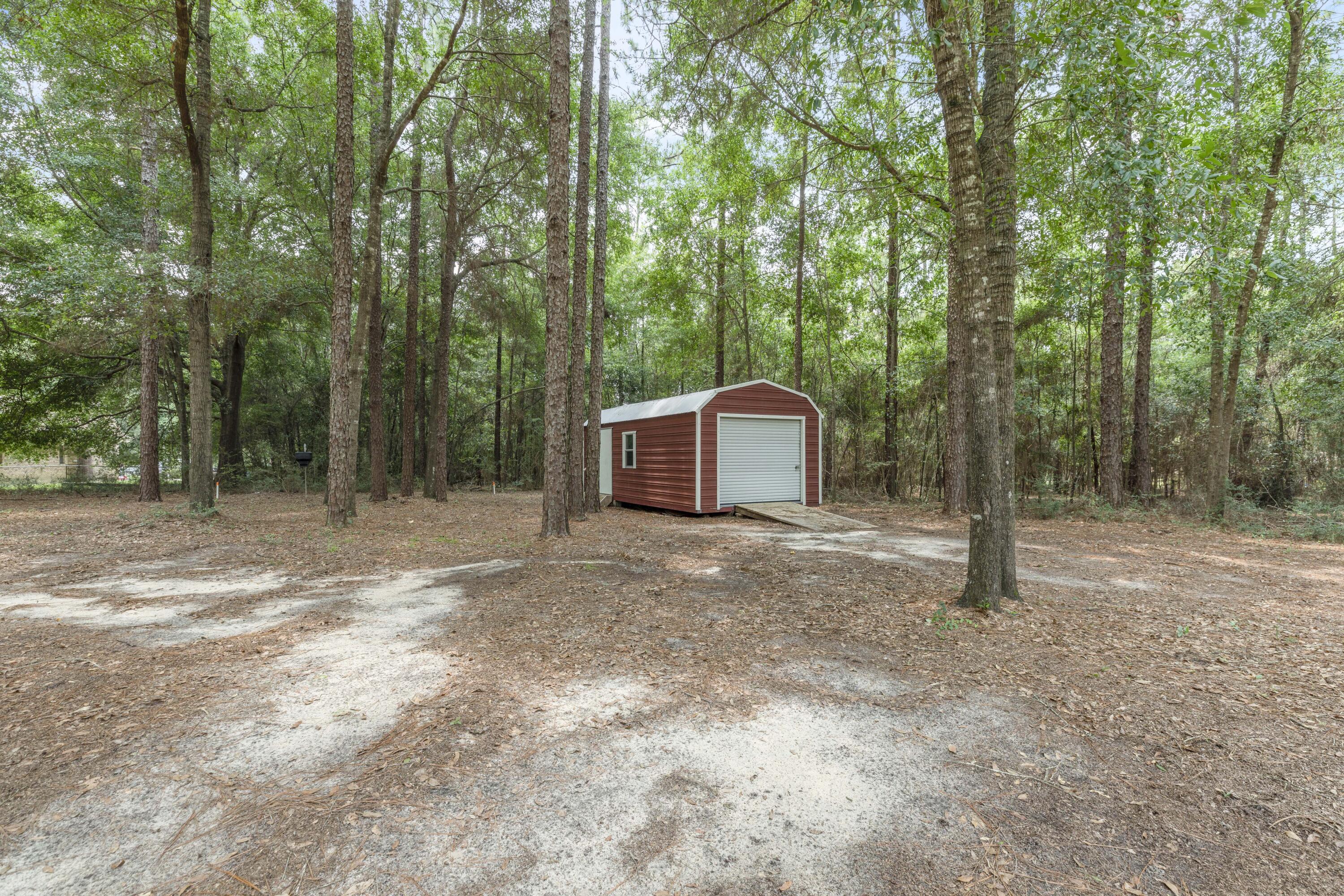 CRESTVIEW SUBURB - Residential