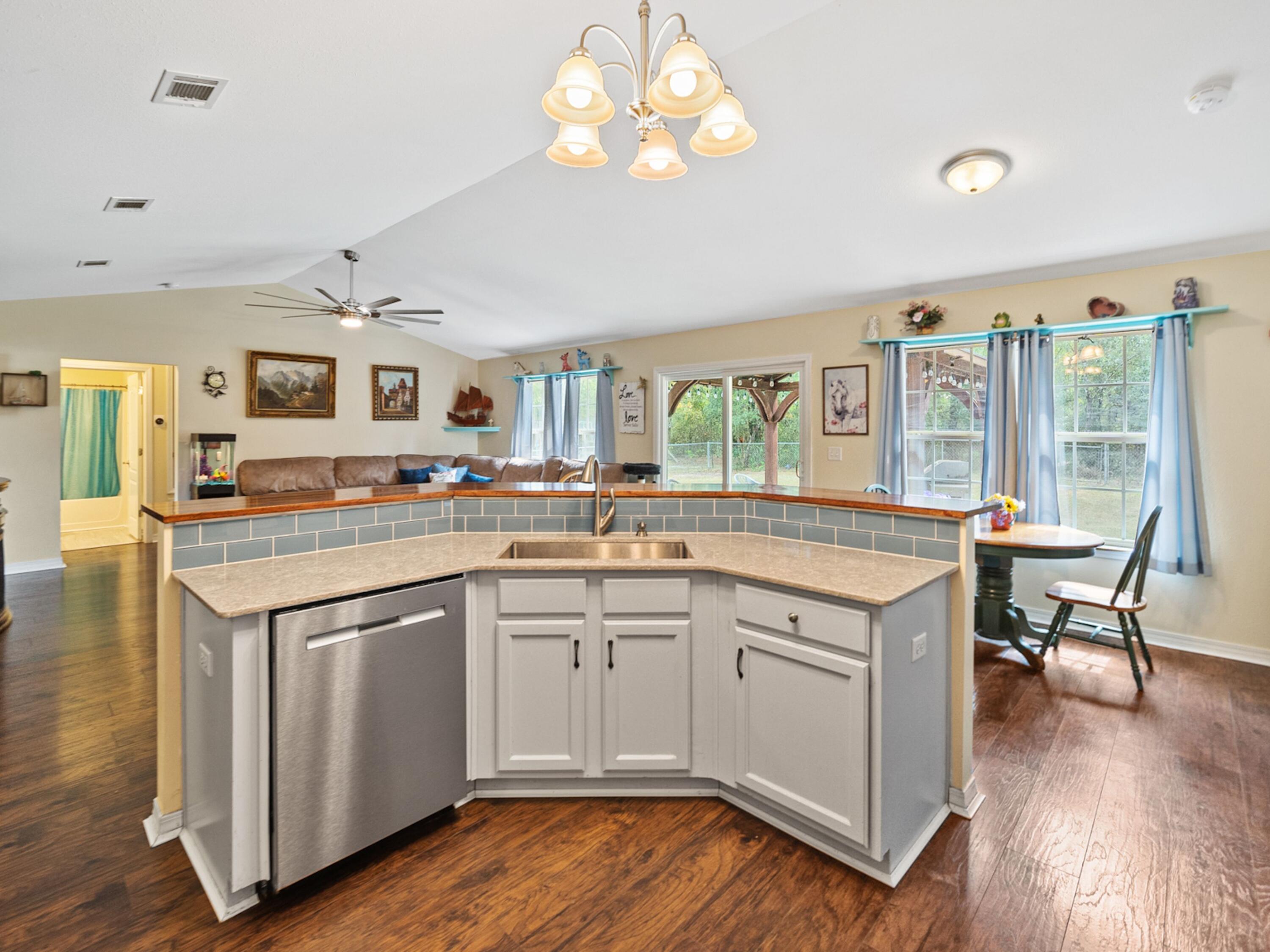 THE PINES - Residential