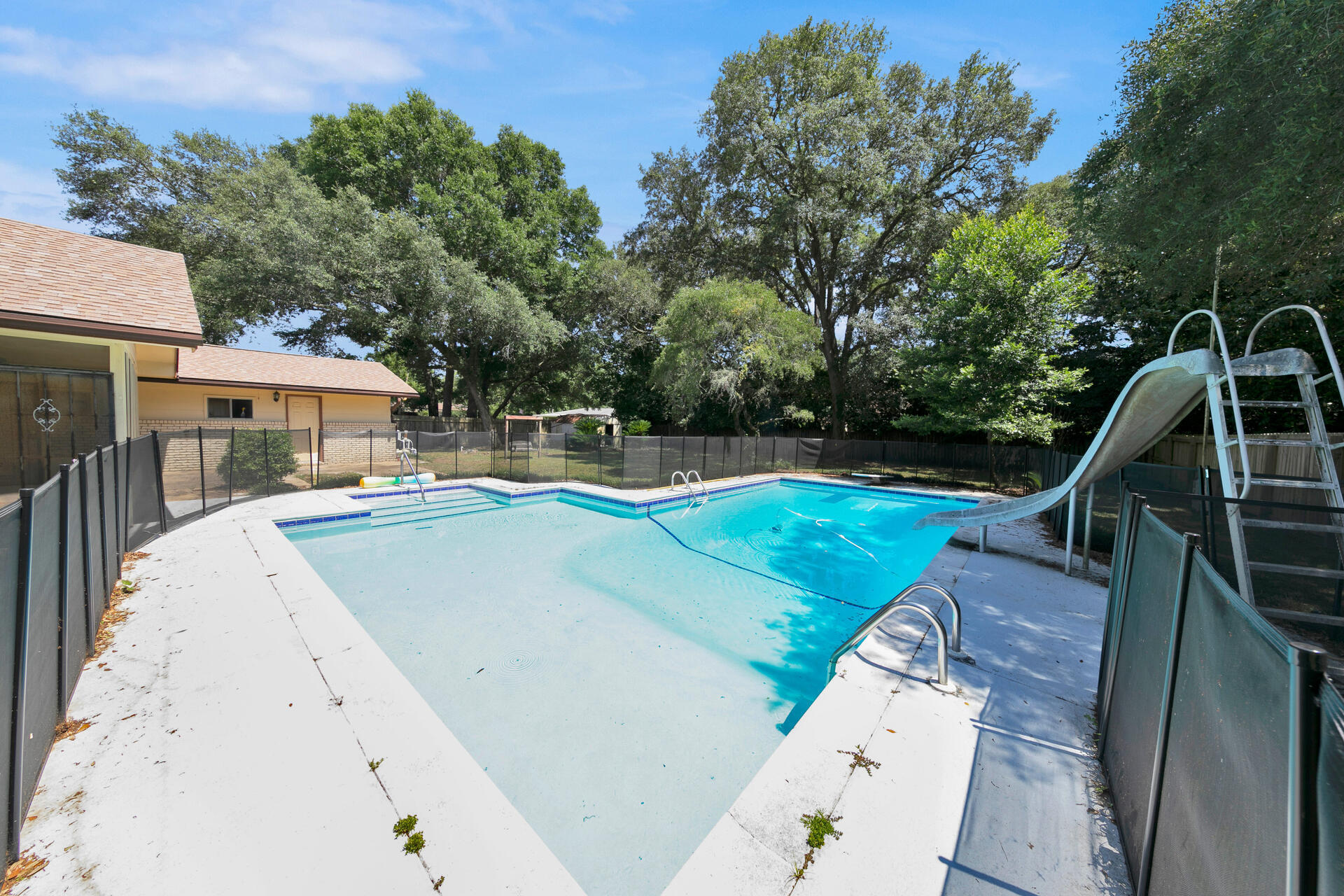 BAYOU POQUITO - Residential