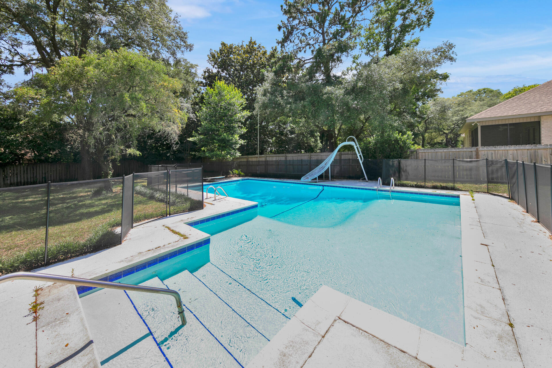 BAYOU POQUITO - Residential