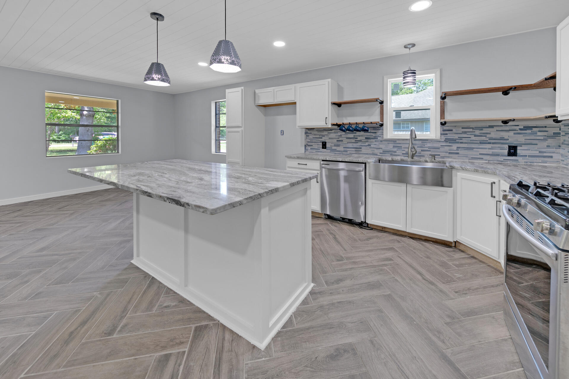 BAYOU POQUITO - Residential