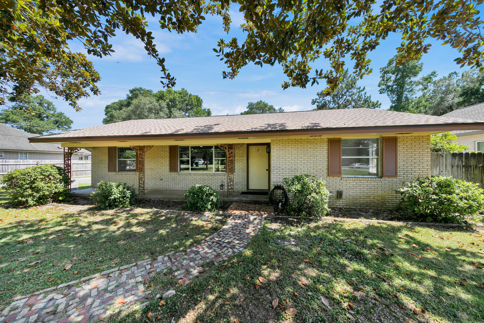 BAYOU POQUITO - Residential