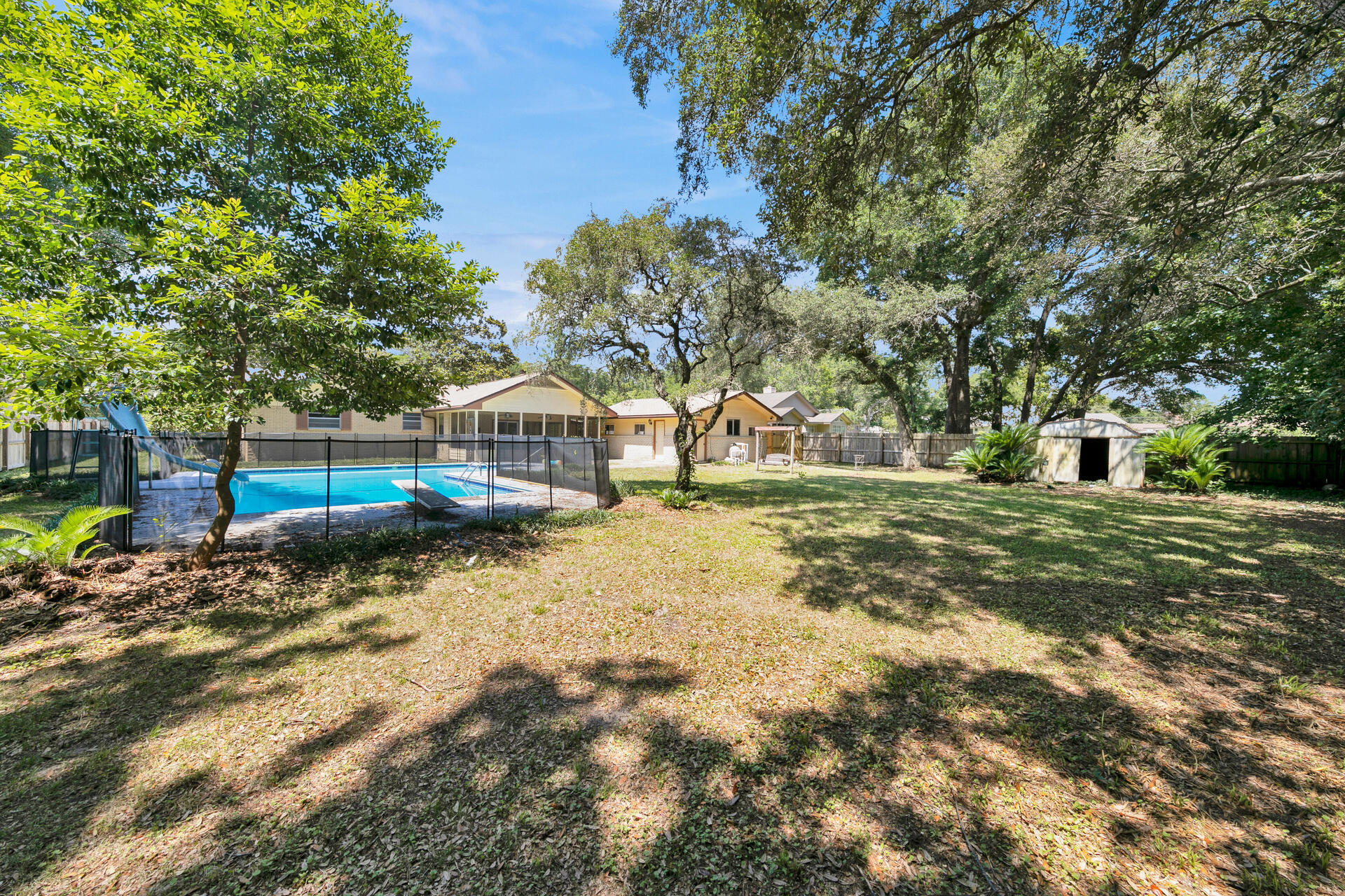 BAYOU POQUITO - Residential