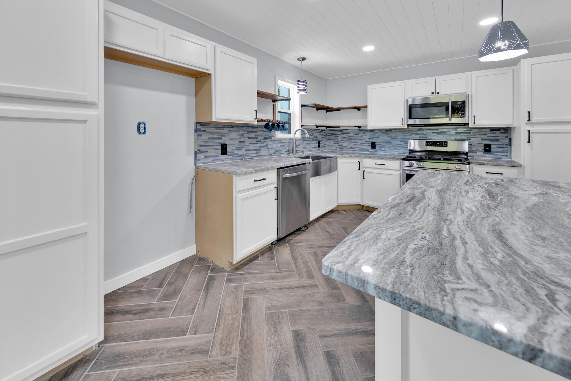 BAYOU POQUITO - Residential