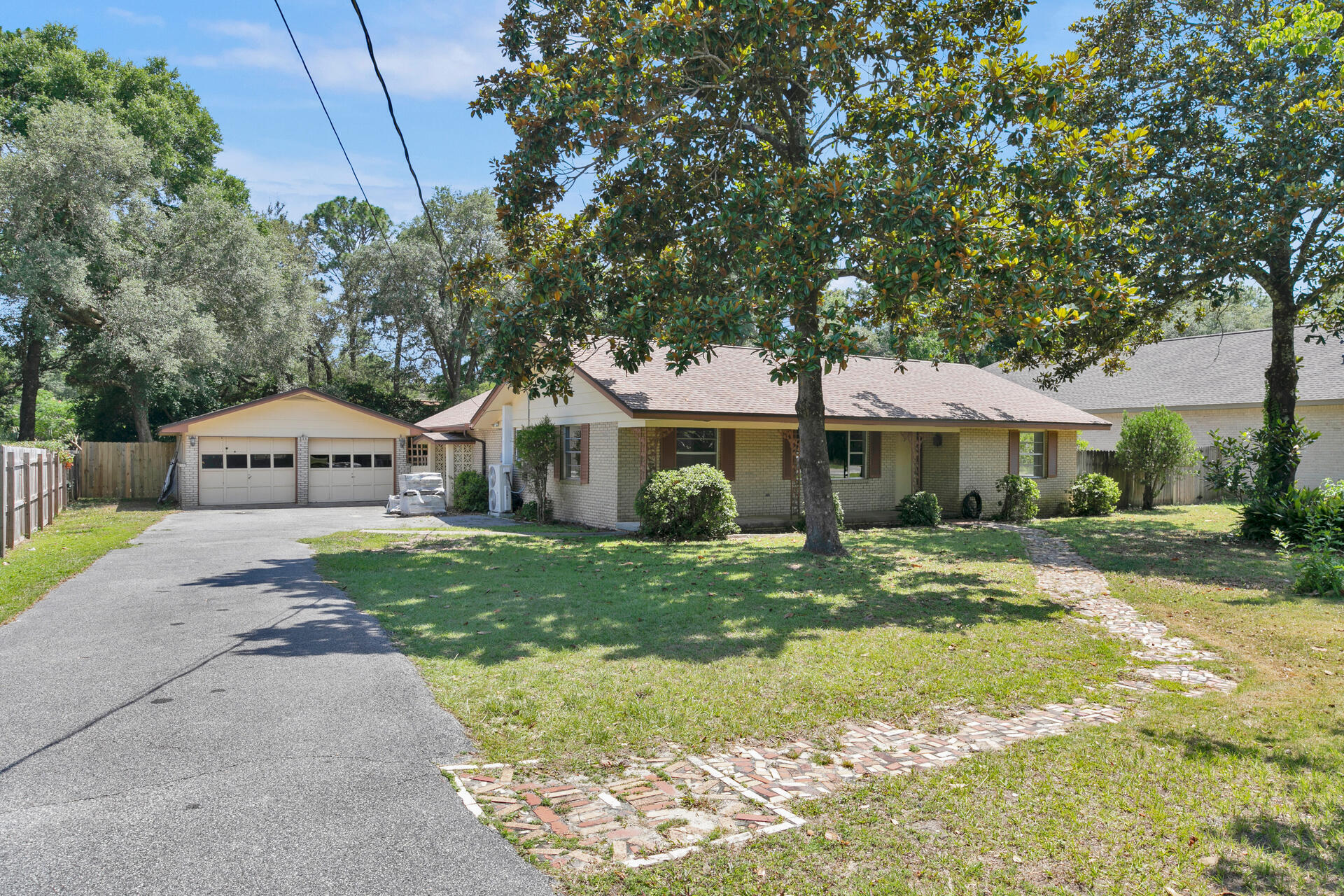 BAYOU POQUITO - Residential