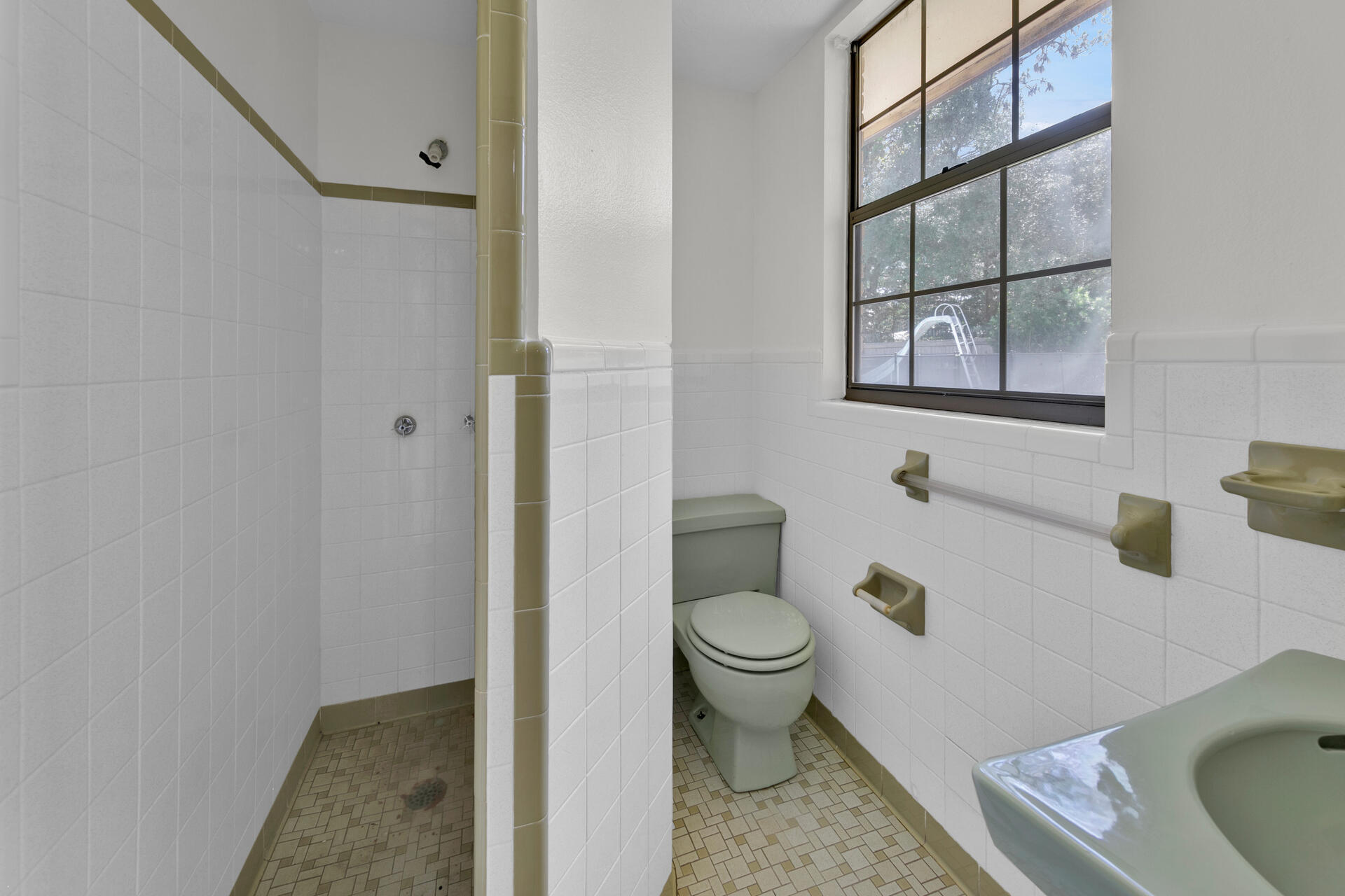 BAYOU POQUITO - Residential