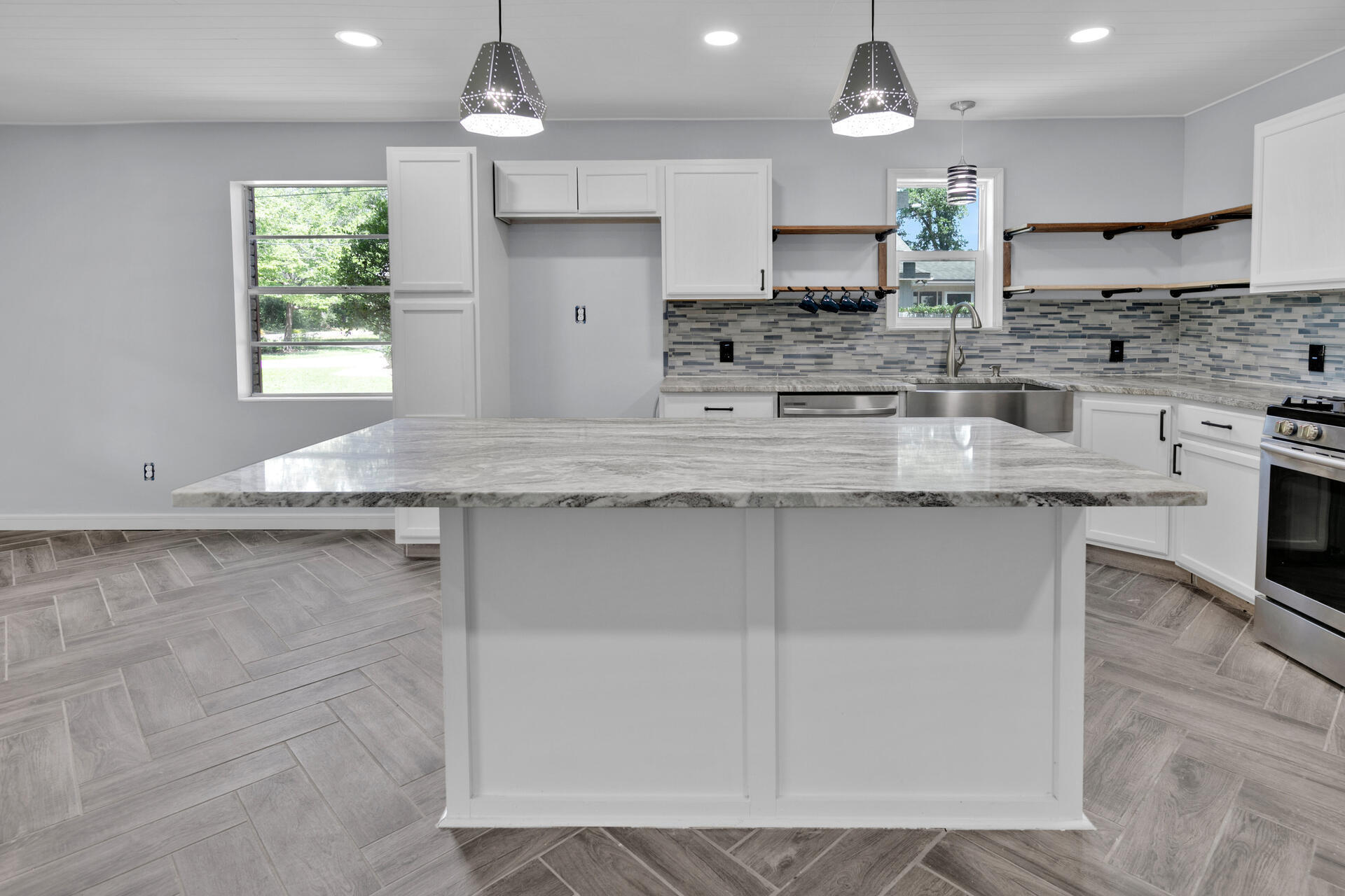 BAYOU POQUITO - Residential