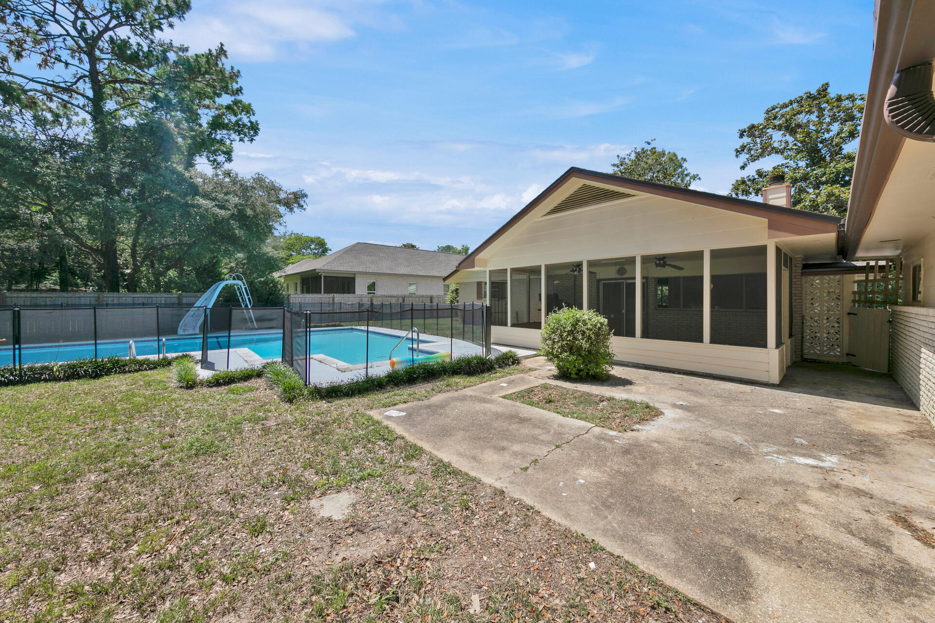 BAYOU POQUITO - Residential