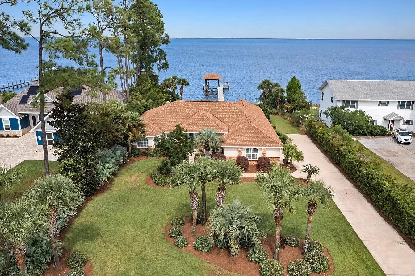 FLAMINGO BEACH - Residential