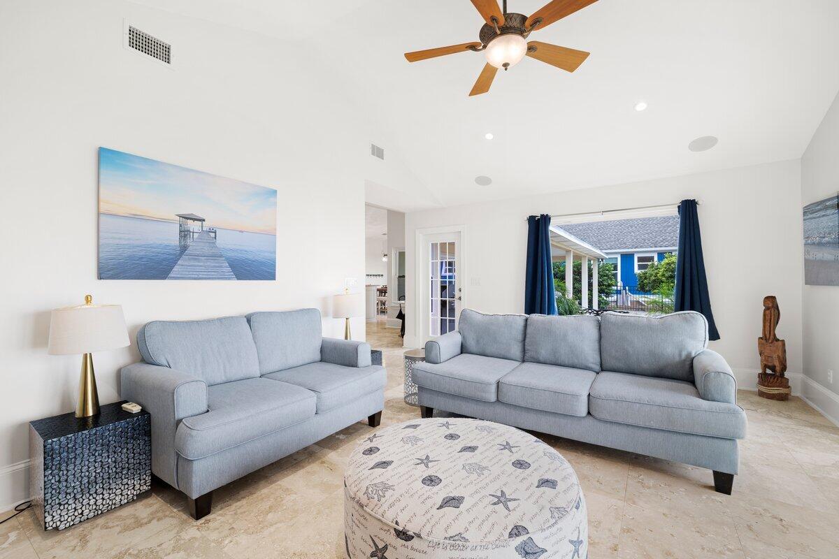 FLAMINGO BEACH - Residential