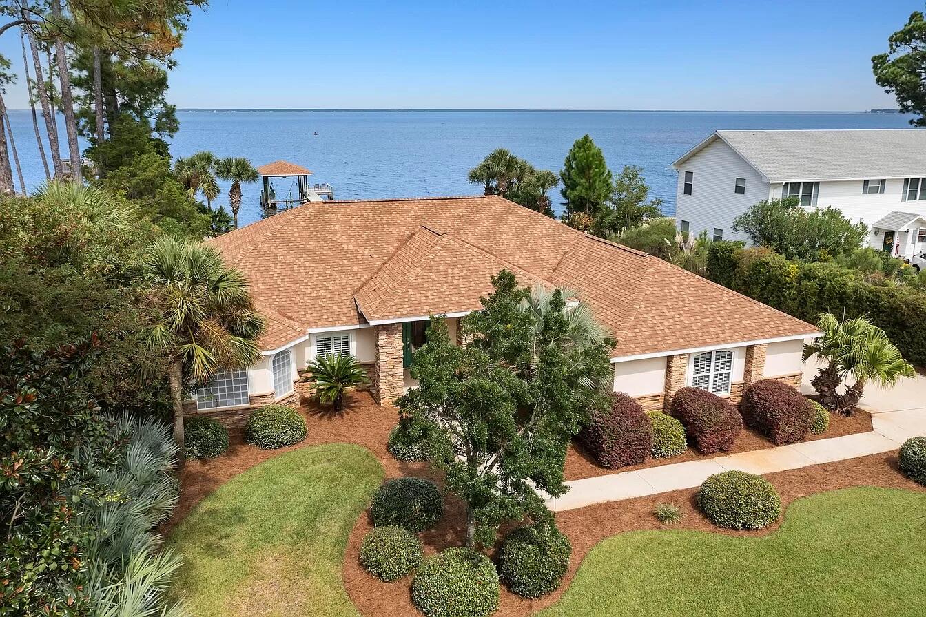 FLAMINGO BEACH - Residential