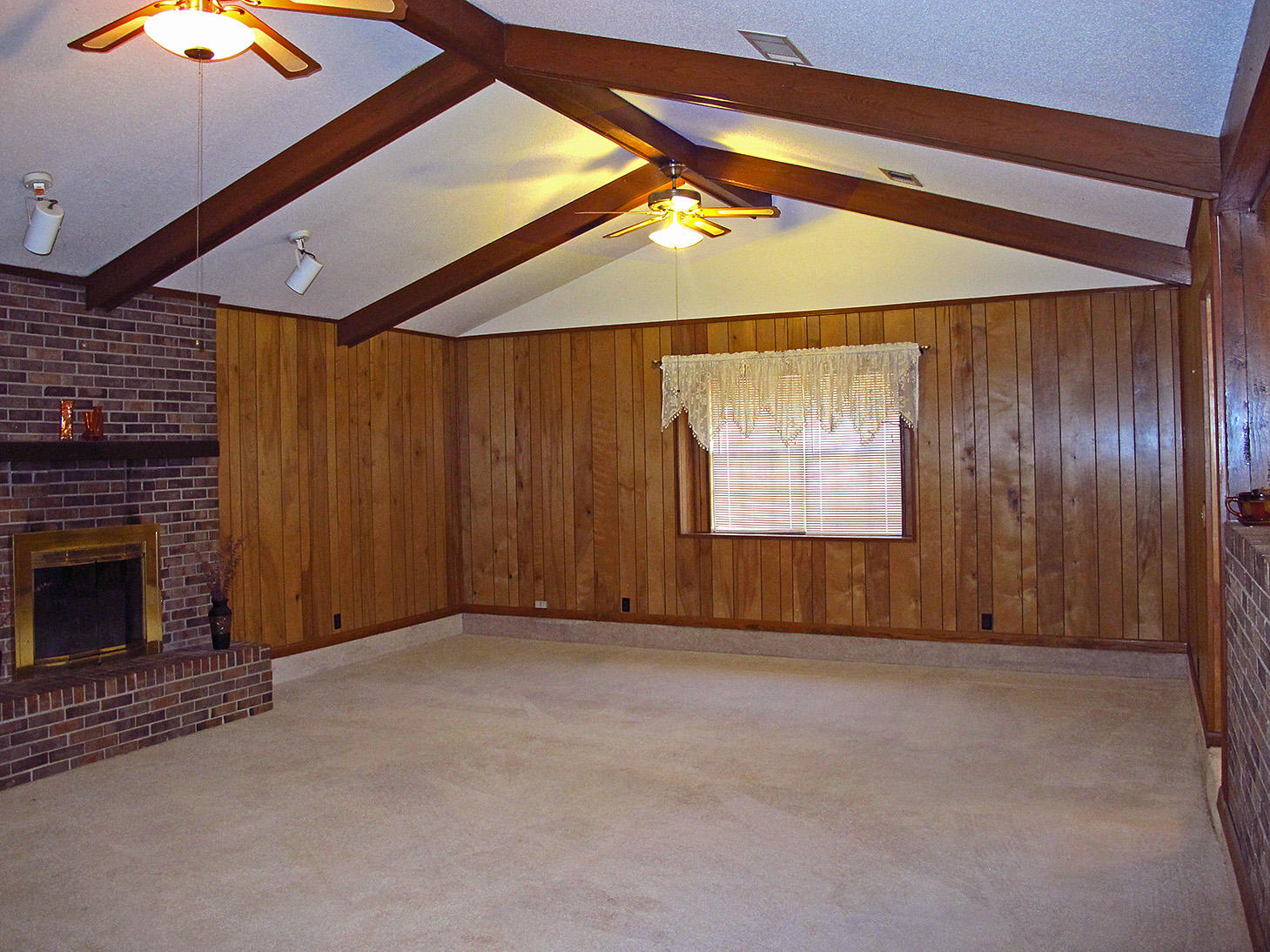 PINEWOOD ESTATES - Residential