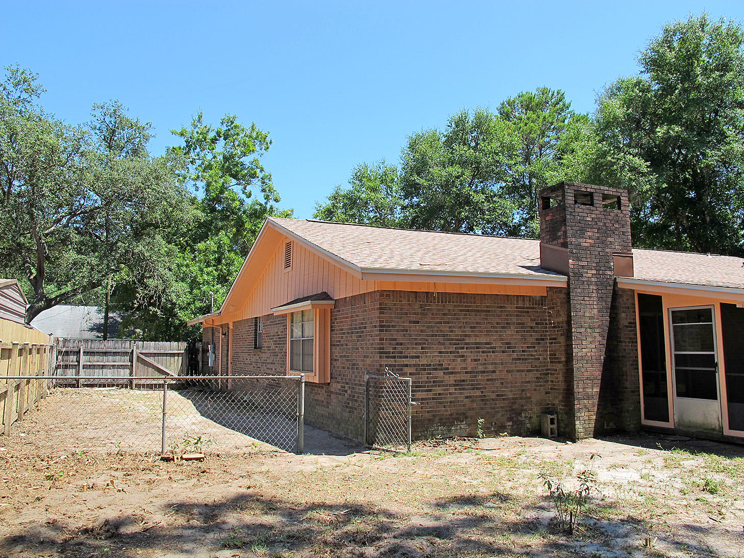 PINEWOOD ESTATES - Residential