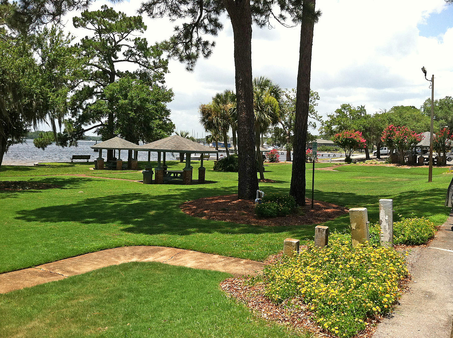 PINEWOOD ESTATES - Residential