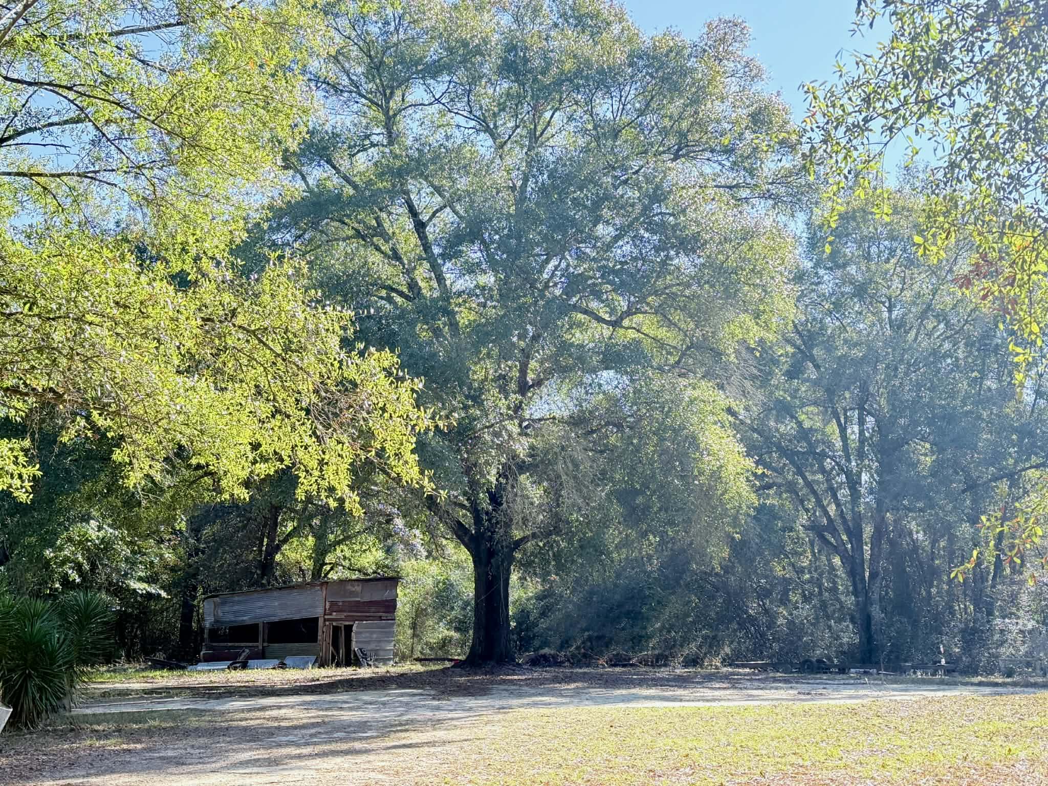 METES & BOUNDS - Land