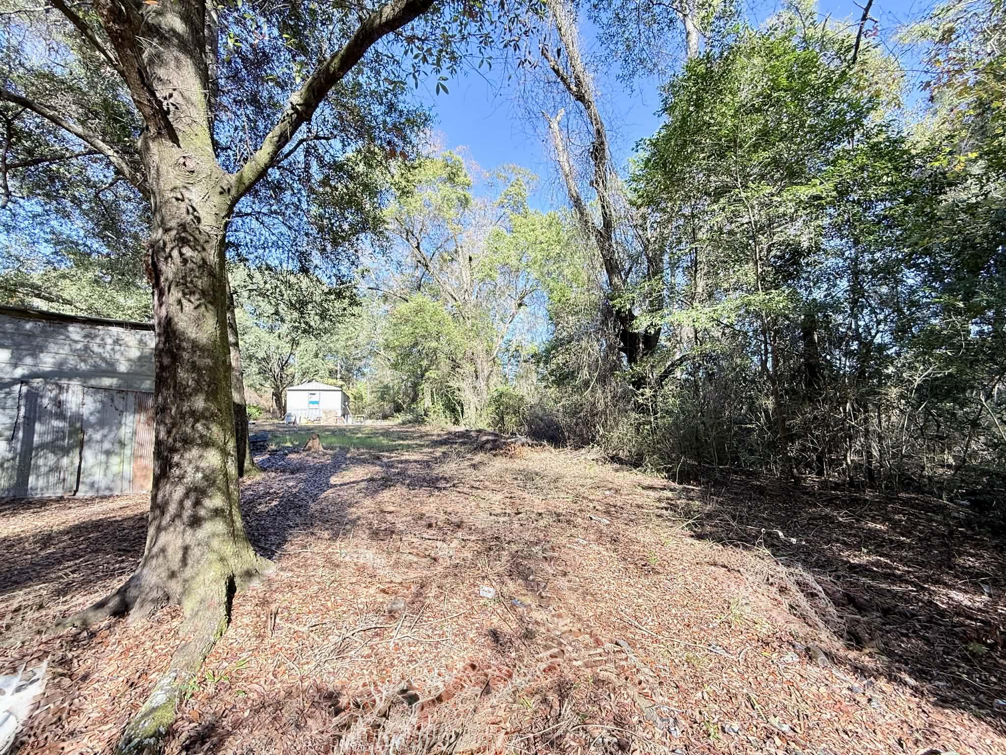 METES & BOUNDS - Land