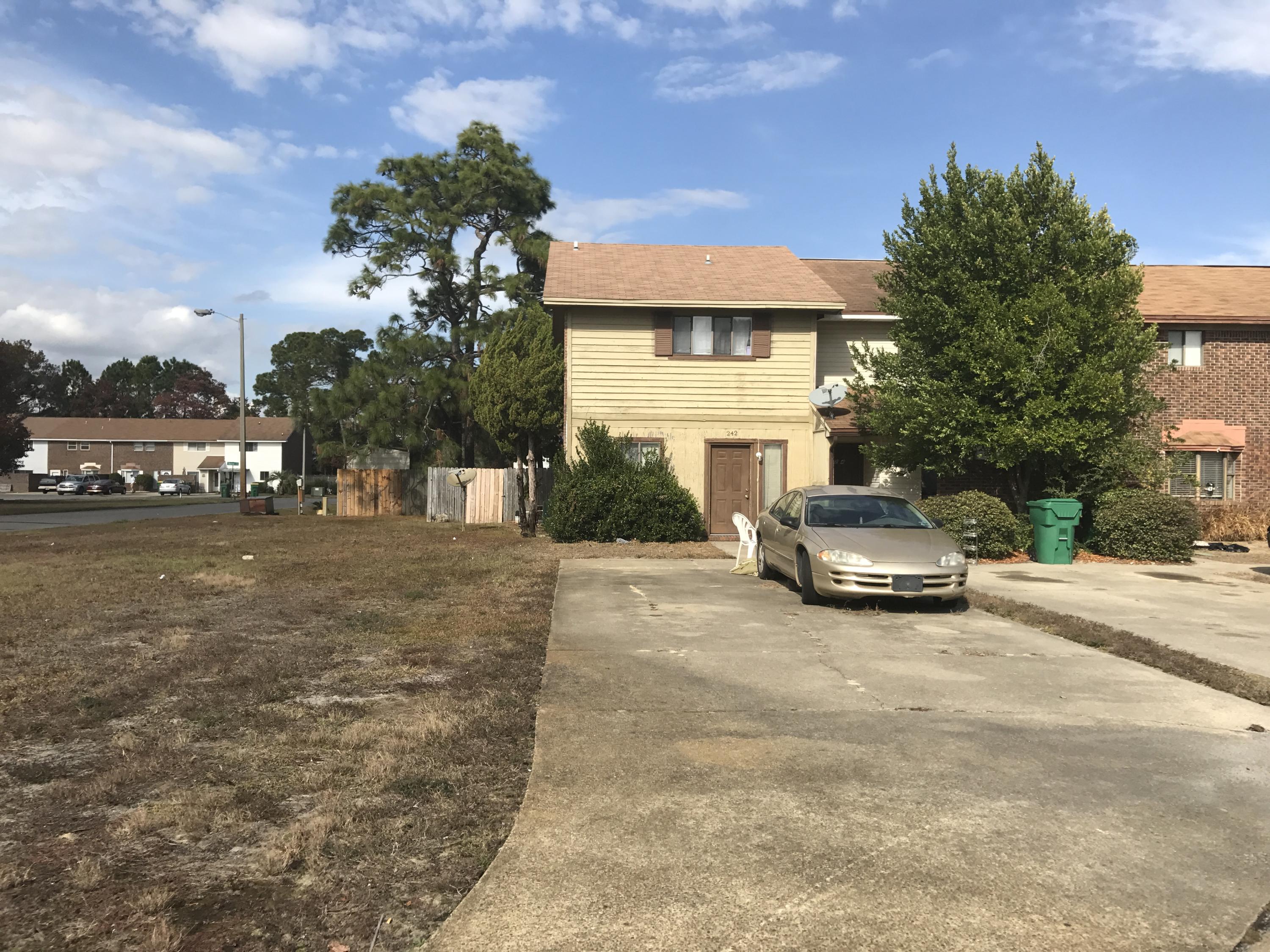 FOREST VIEW T/H - Residential